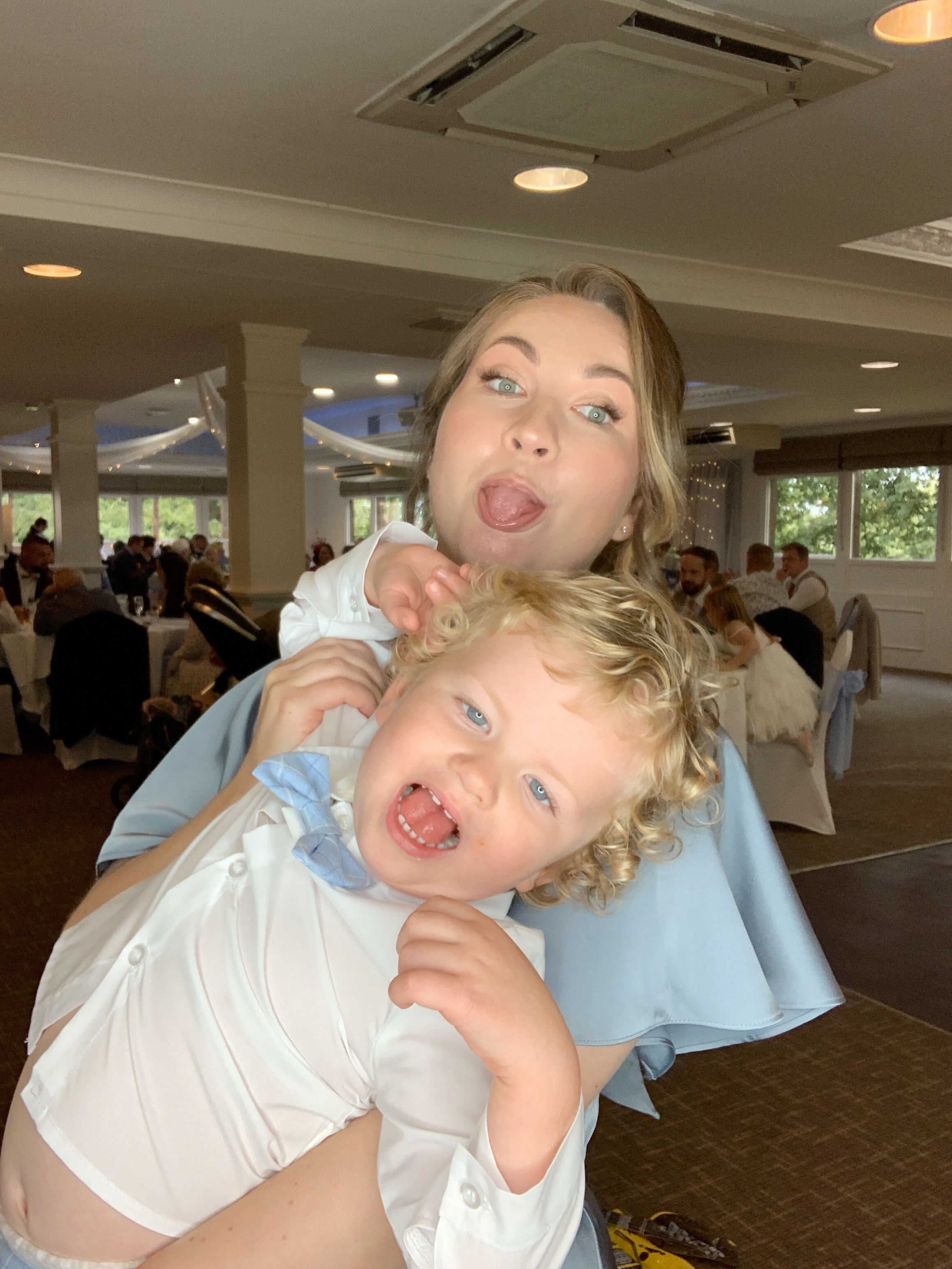 Magda & Oliver  | View more photos from the event at gallery.magicimages.uk/u/MagicImages/Magda-Oliver