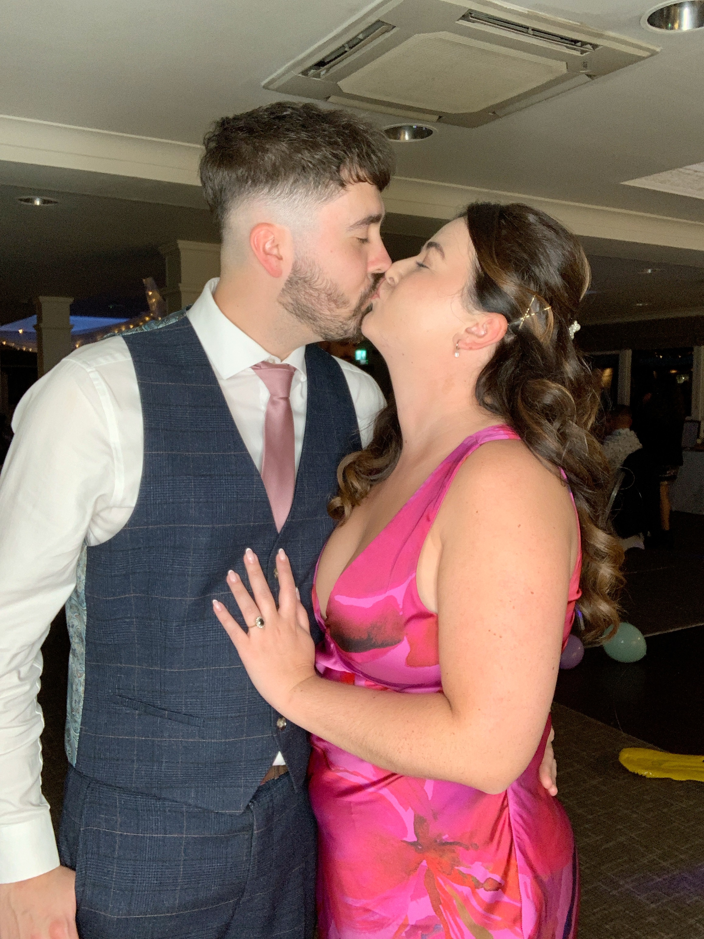 Magda & Oliver  | View more photos from the event at gallery.magicimages.uk/u/MagicImages/Magda-Oliver