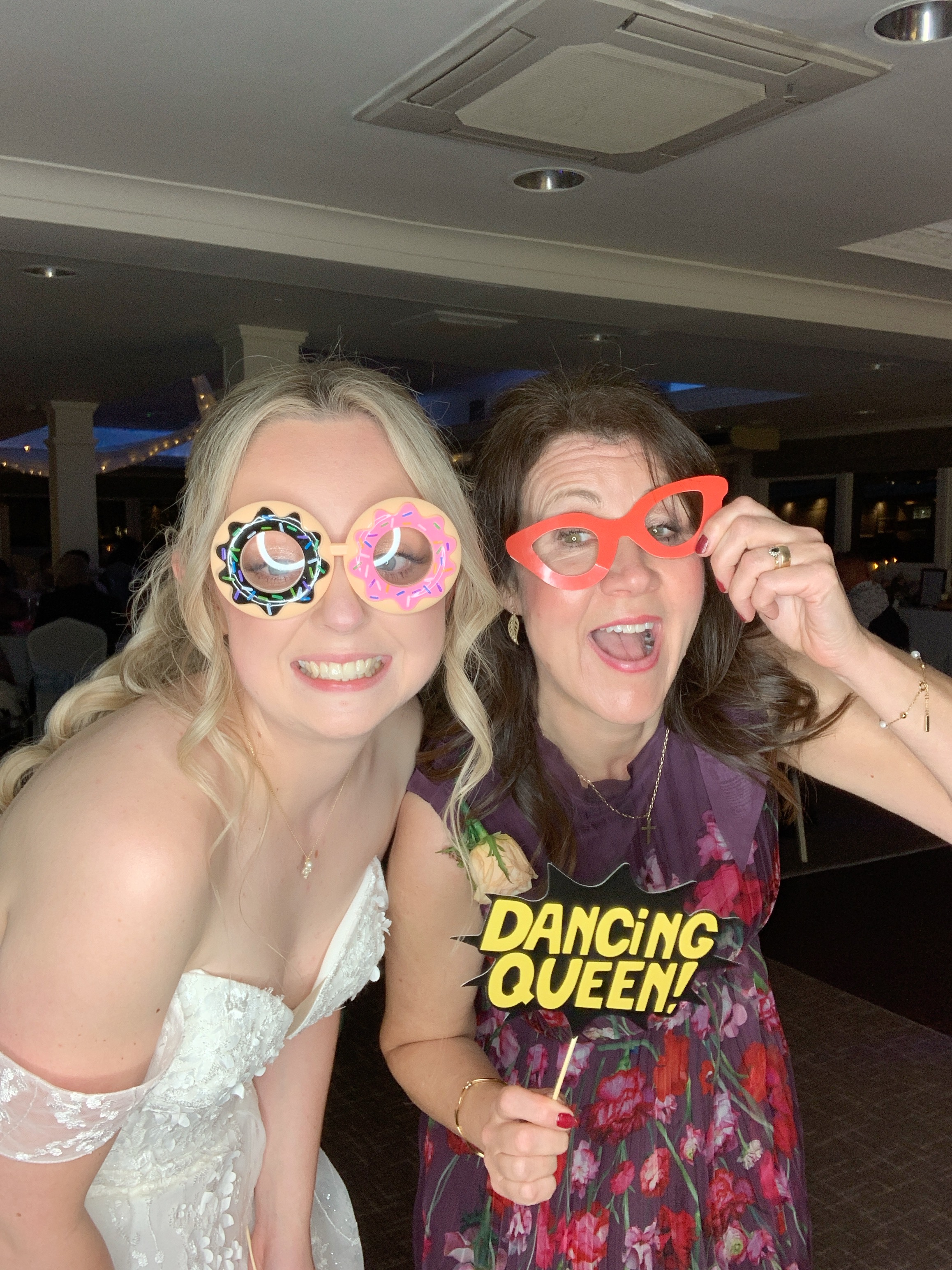 Magda & Oliver  | View more photos from the event at gallery.magicimages.uk/u/MagicImages/Magda-Oliver