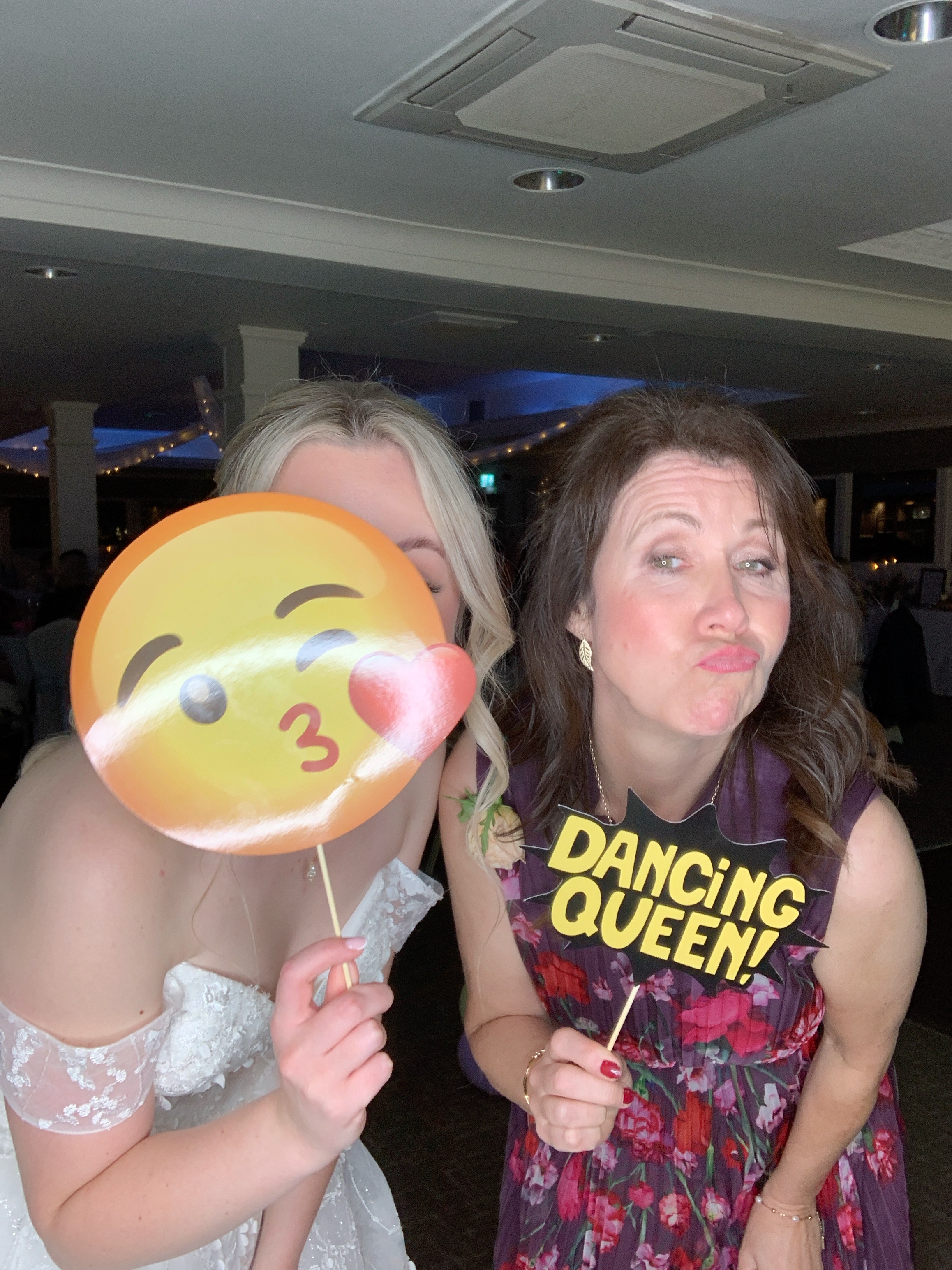 Magda & Oliver  | View more photos from the event at gallery.magicimages.uk/u/MagicImages/Magda-Oliver