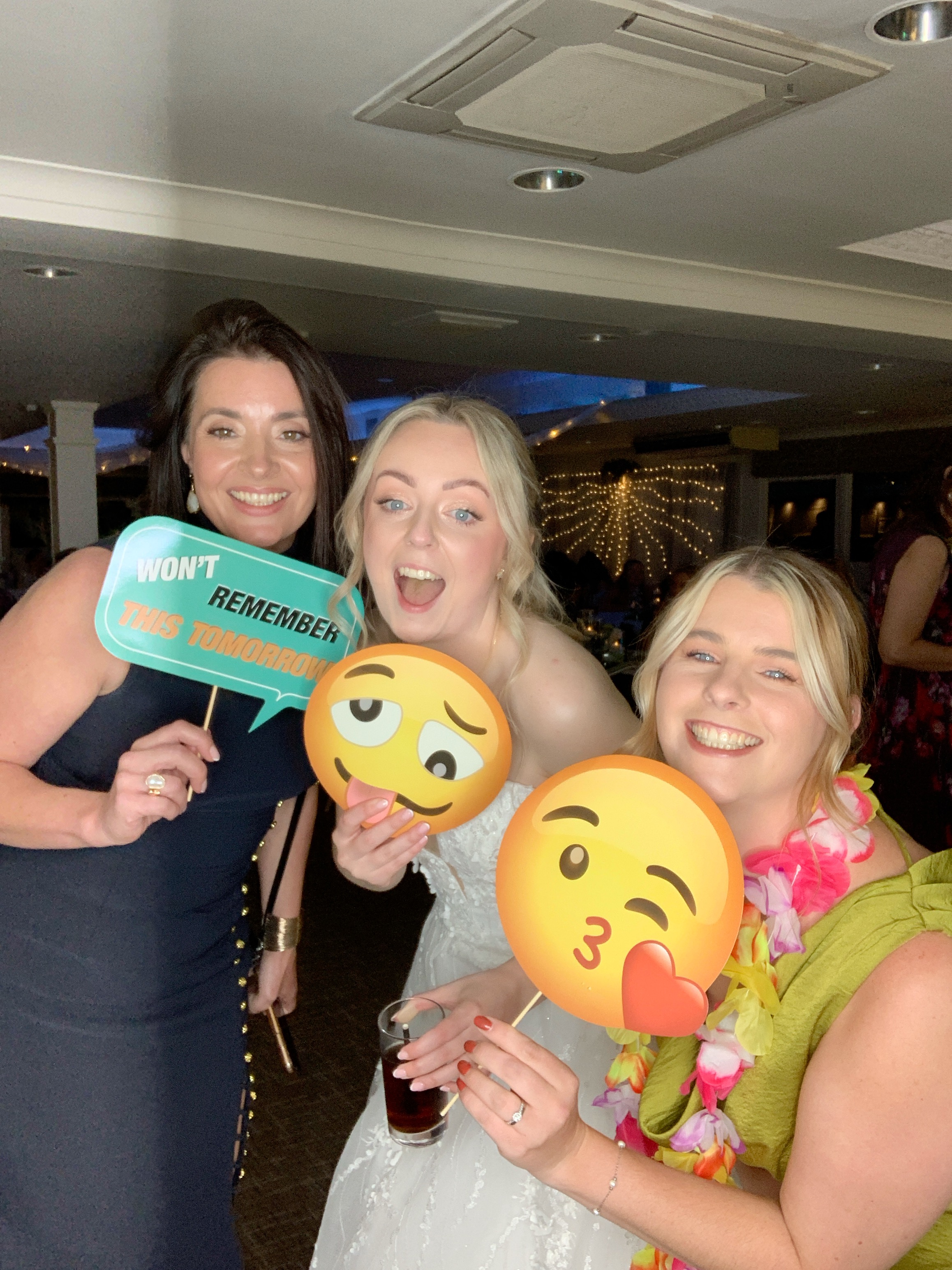 Magda & Oliver  | View more photos from the event at gallery.magicimages.uk/u/MagicImages/Magda-Oliver