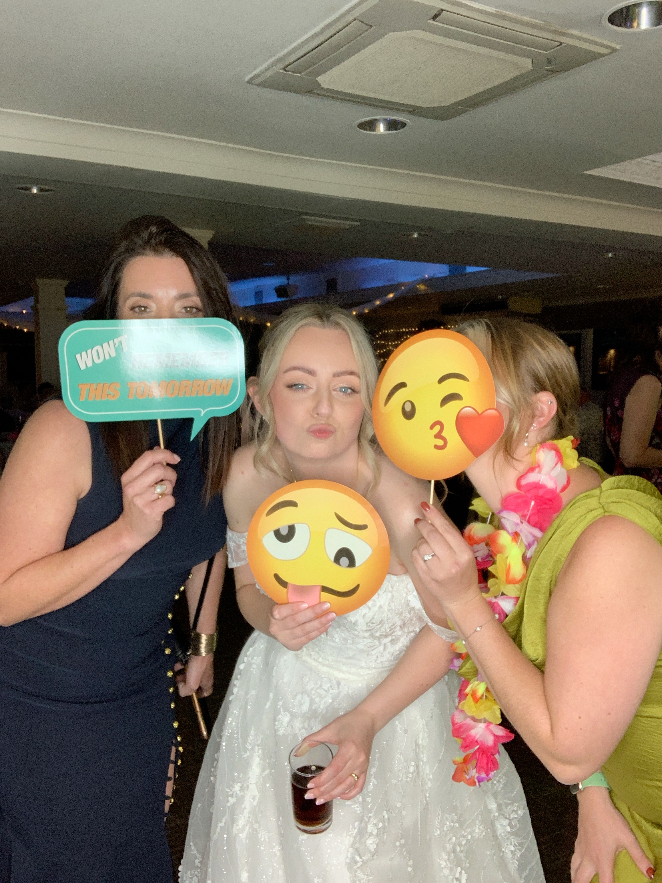 Magda & Oliver  | View more photos from the event at gallery.magicimages.uk/u/MagicImages/Magda-Oliver