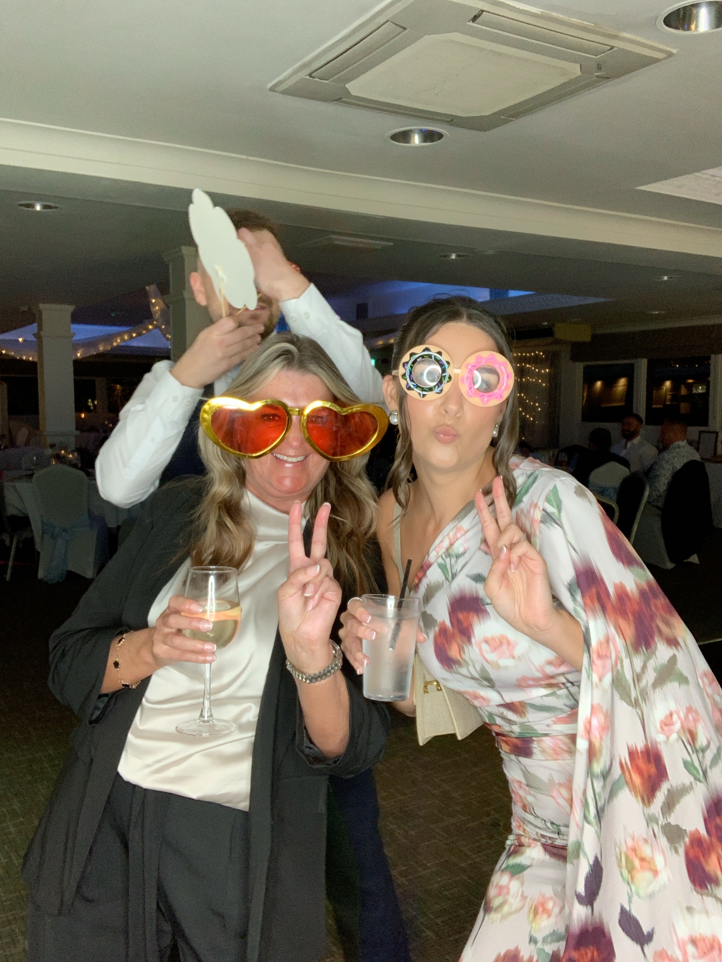 Magda & Oliver  | View more photos from the event at gallery.magicimages.uk/u/MagicImages/Magda-Oliver