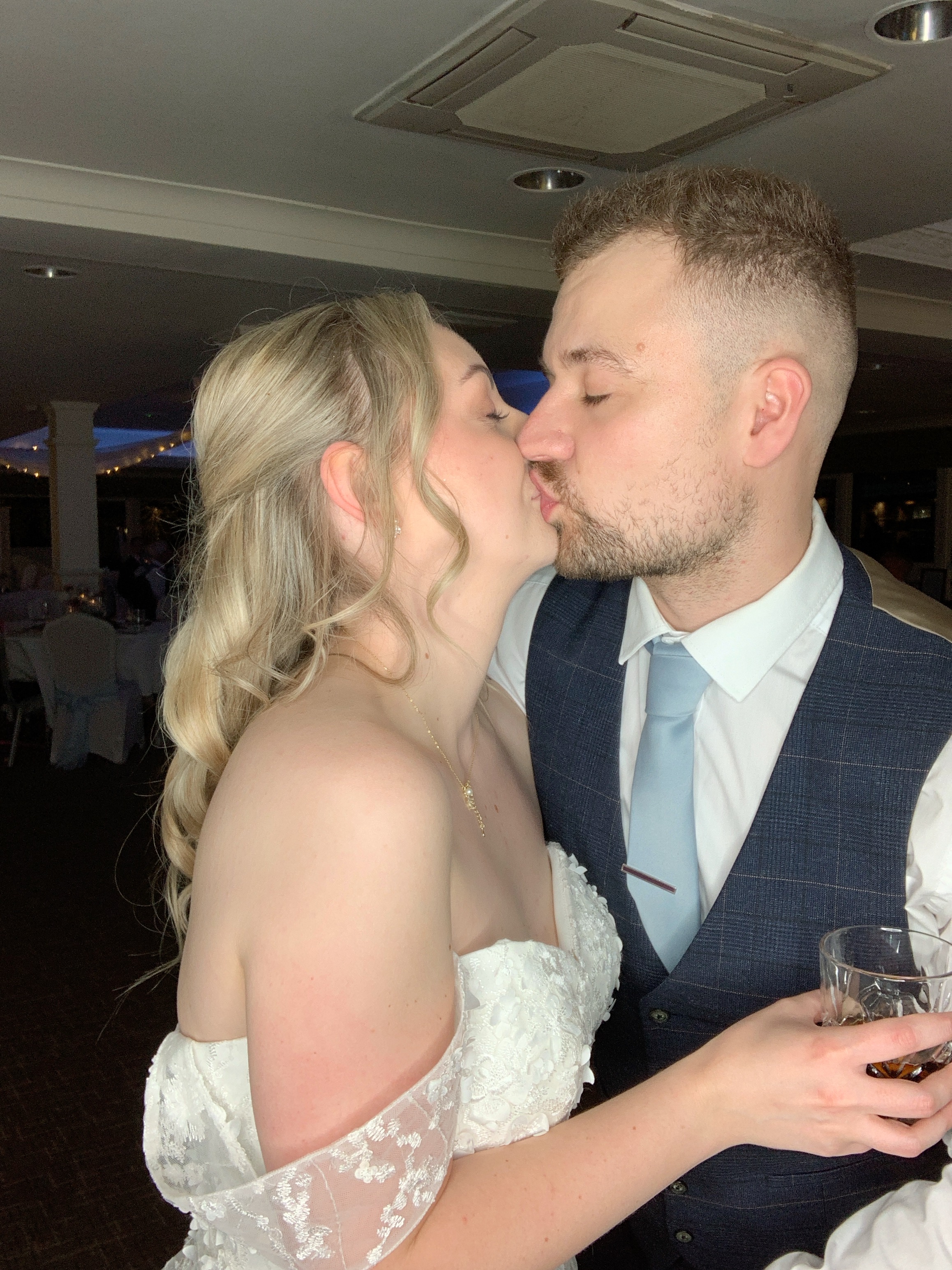 Magda & Oliver  | View more photos from the event at gallery.magicimages.uk/u/MagicImages/Magda-Oliver