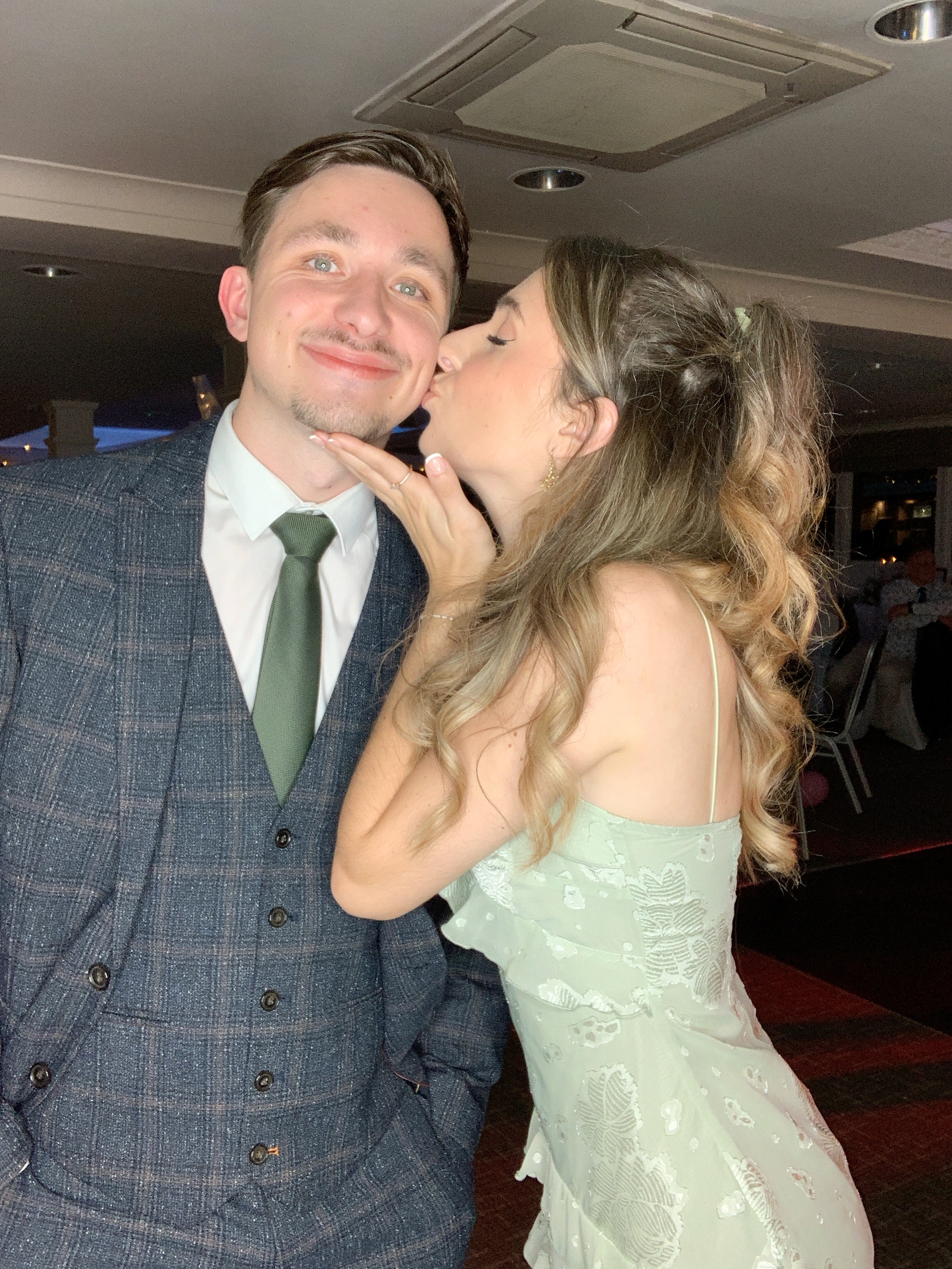 Magda & Oliver  | View more photos from the event at gallery.magicimages.uk/u/MagicImages/Magda-Oliver