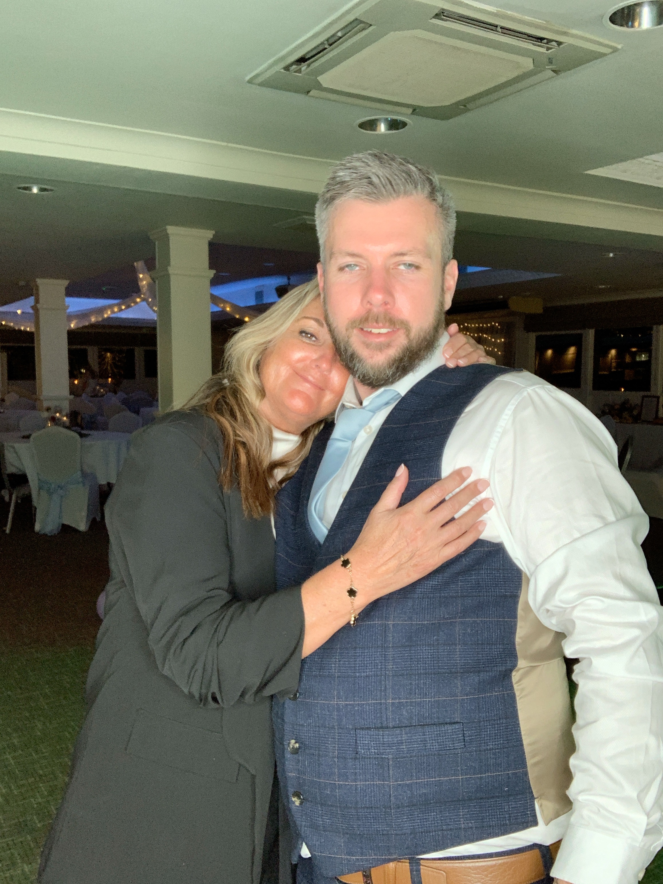 Magda & Oliver  | View more photos from the event at gallery.magicimages.uk/u/MagicImages/Magda-Oliver