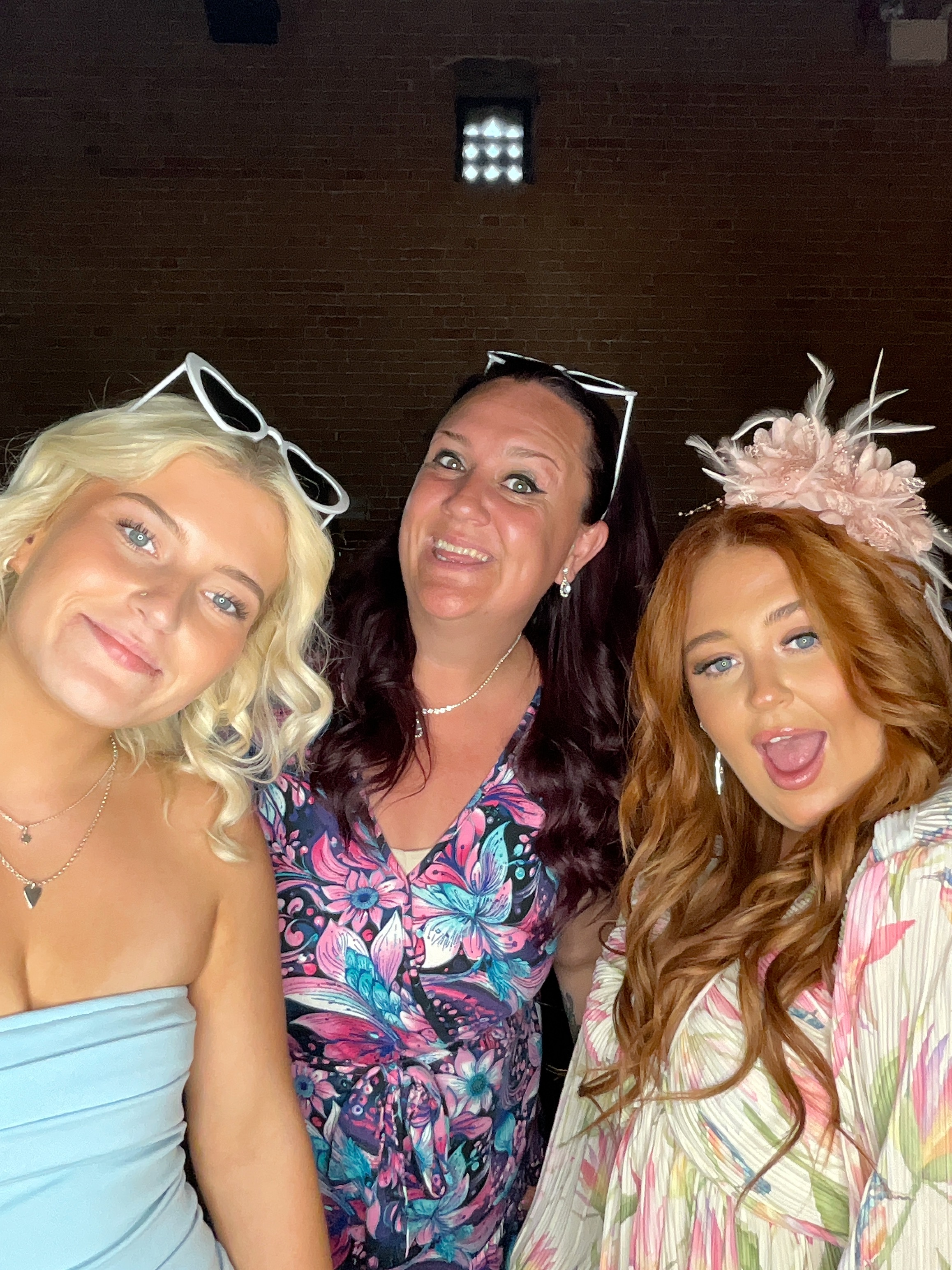 Michael & Olivia  | View more photos from the event at gallery.magicimages.uk/u/MagicImages/Michael-Olivia