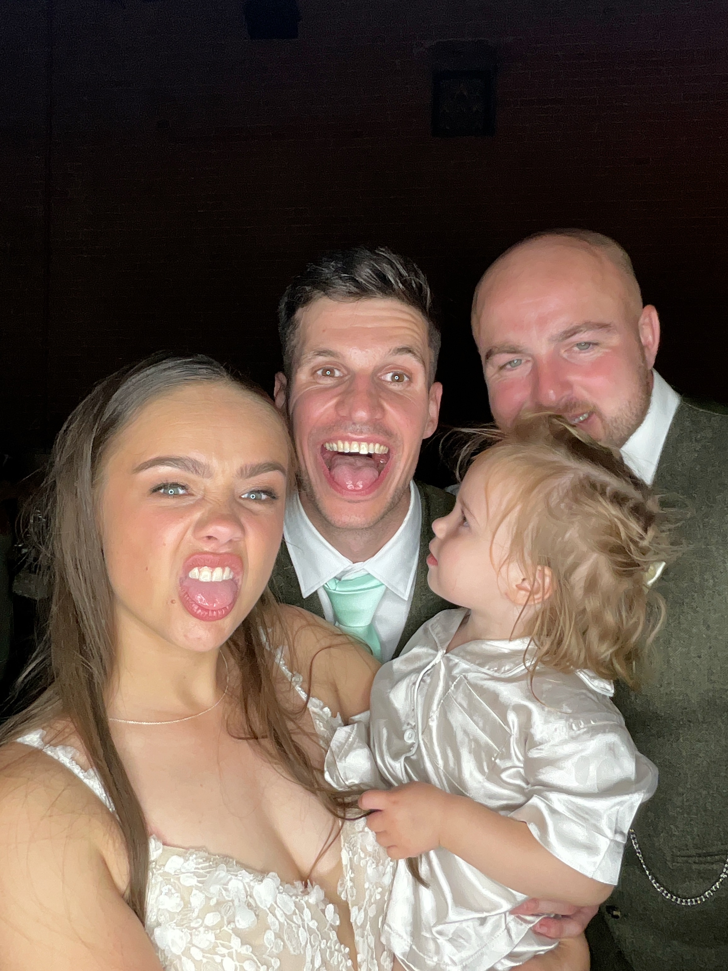 Michael & Olivia  | View more photos from the event at gallery.magicimages.uk/u/MagicImages/Michael-Olivia