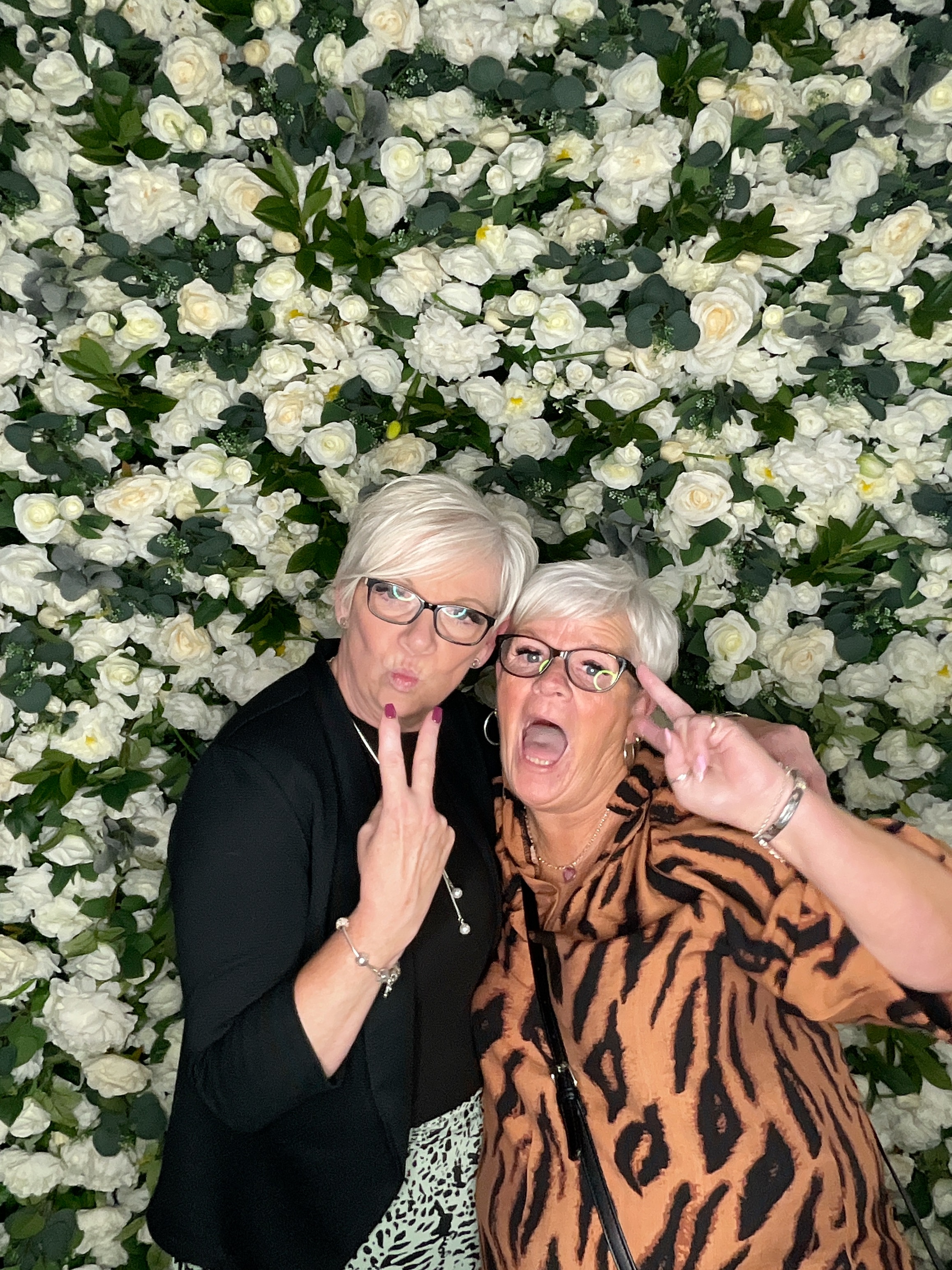 Mr & Mrs Cardwell | View more photos from the event at gallery.magicimages.uk/u/MagicImages/Mr-Mrs-Cardwell