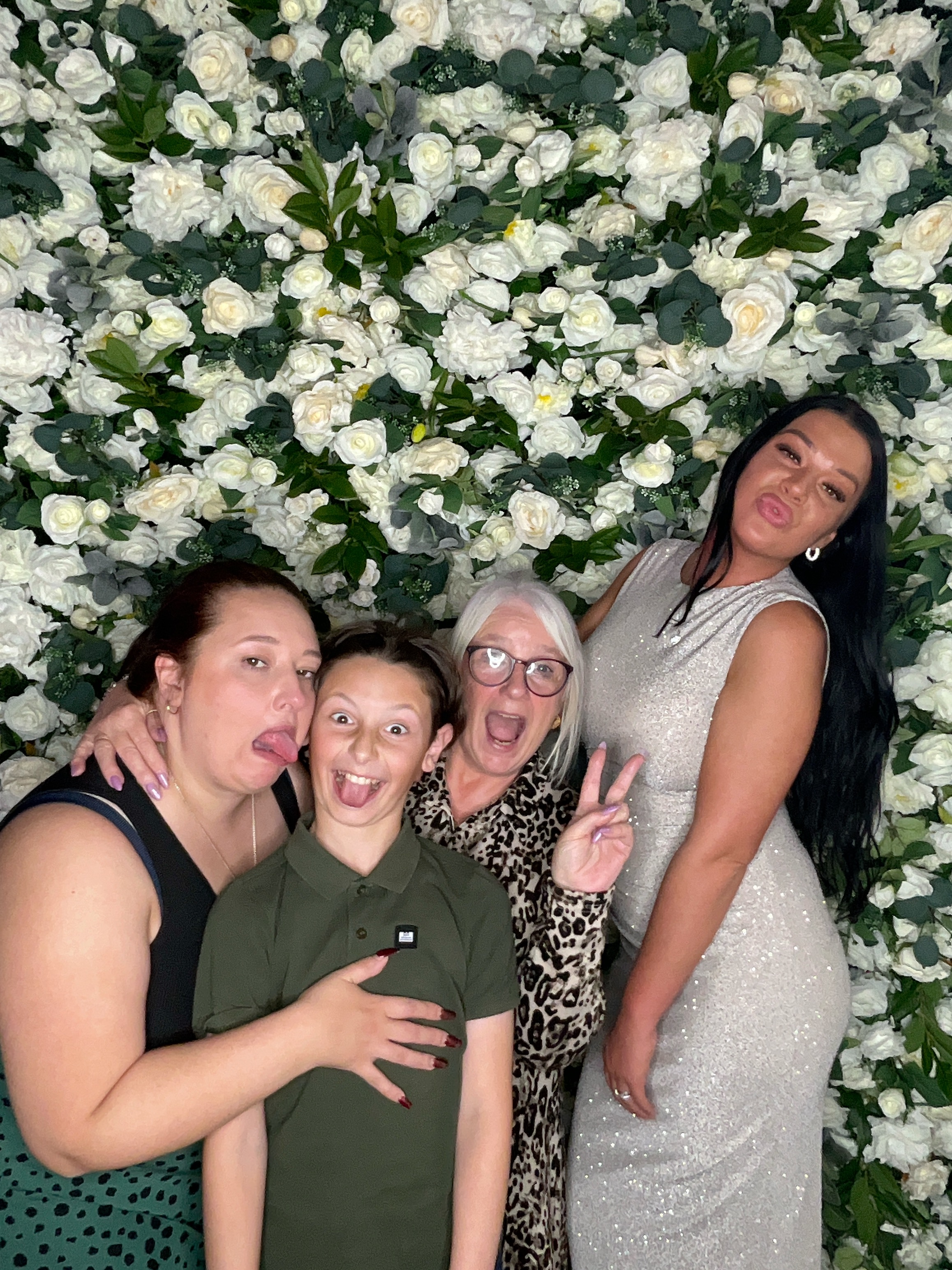 Mr & Mrs Cardwell | View more photos from the event at gallery.magicimages.uk/u/MagicImages/Mr-Mrs-Cardwell