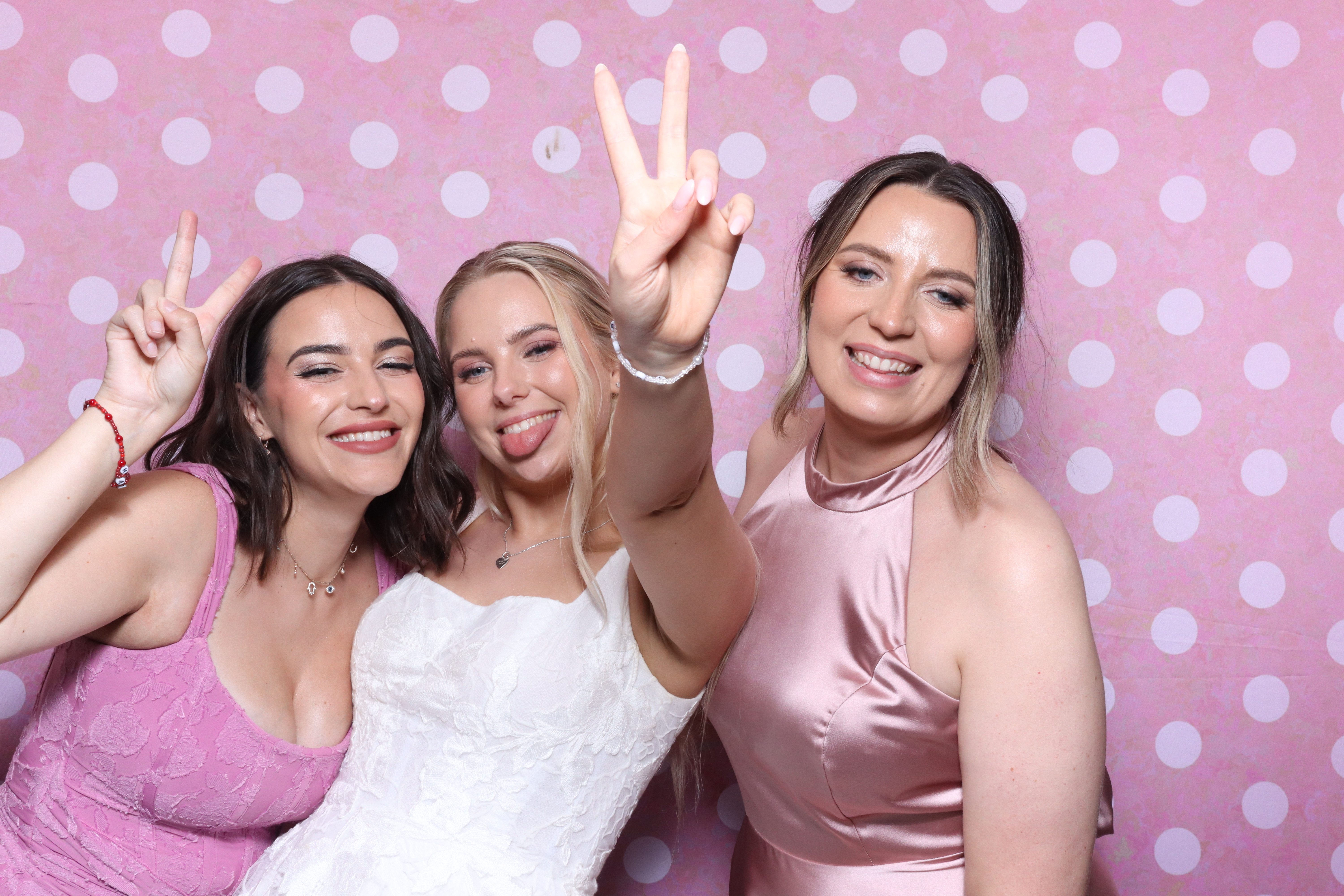 Mr & Mrs Cooper  | View more photos from the event at gallery.magicimages.uk/u/MagicImages/Mr-Mrs-Cooper