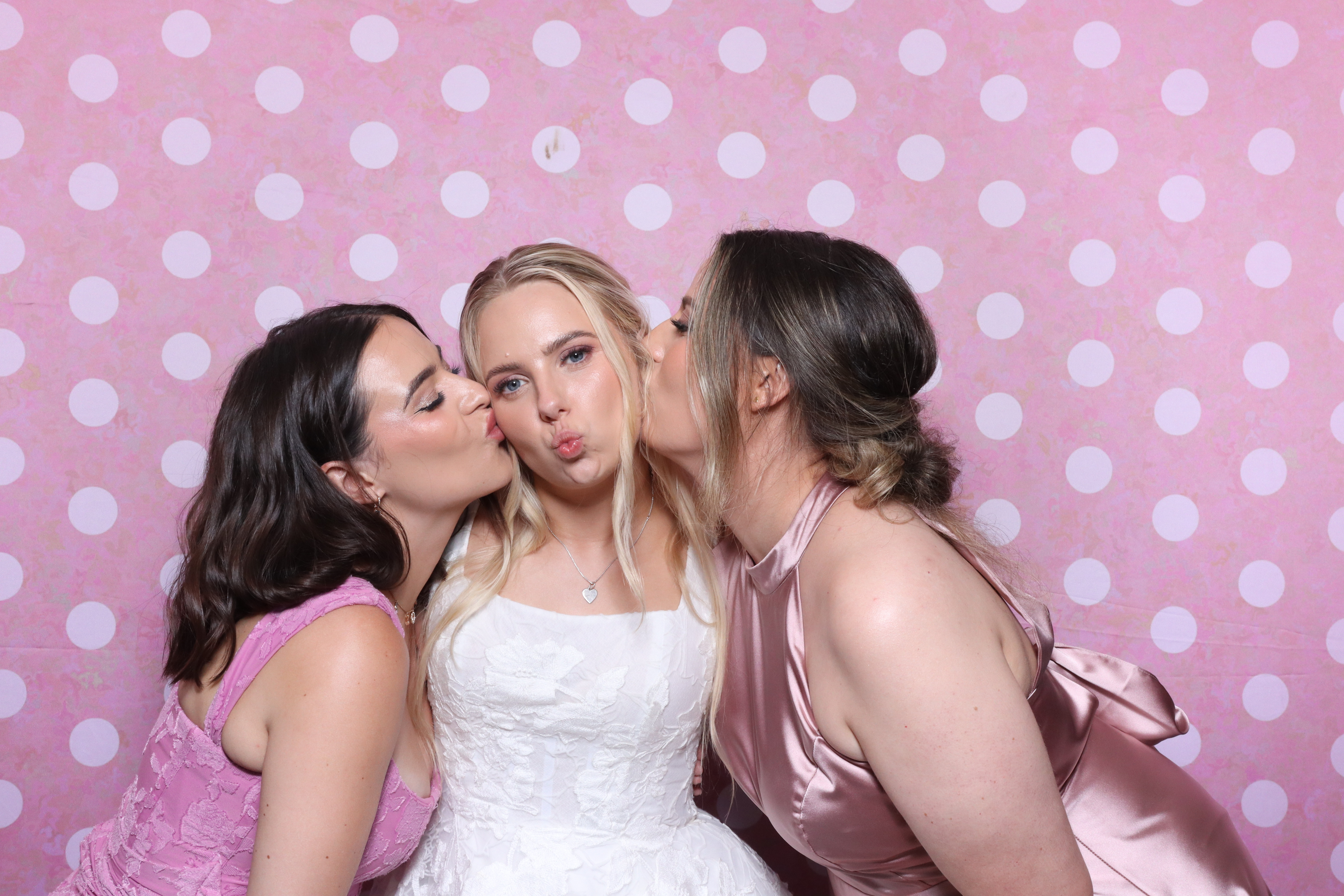 Mr & Mrs Cooper  | View more photos from the event at gallery.magicimages.uk/u/MagicImages/Mr-Mrs-Cooper