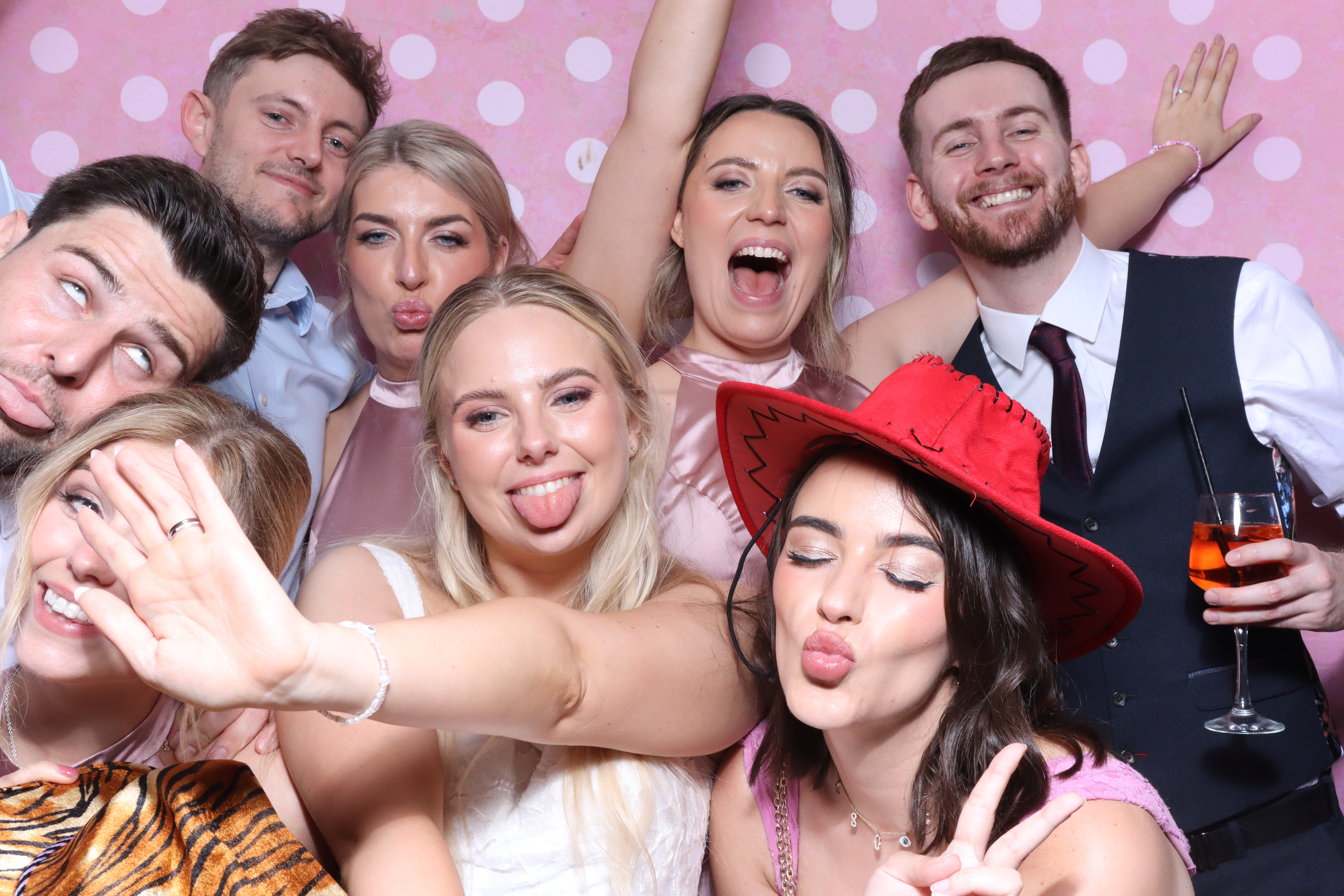 Mr & Mrs Cooper  | View more photos from the event at gallery.magicimages.uk/u/MagicImages/Mr-Mrs-Cooper