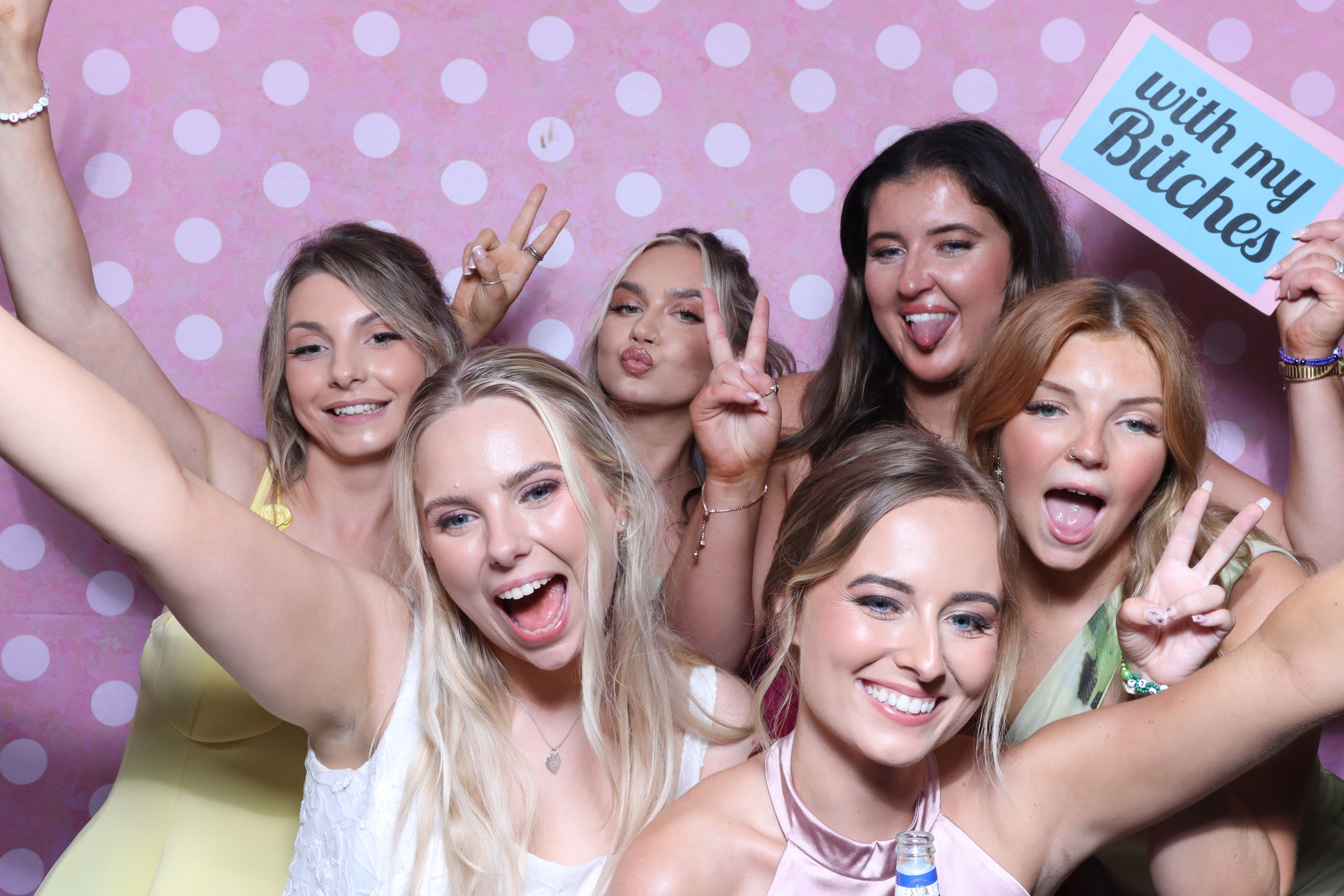 Mr & Mrs Cooper  | View more photos from the event at gallery.magicimages.uk/u/MagicImages/Mr-Mrs-Cooper