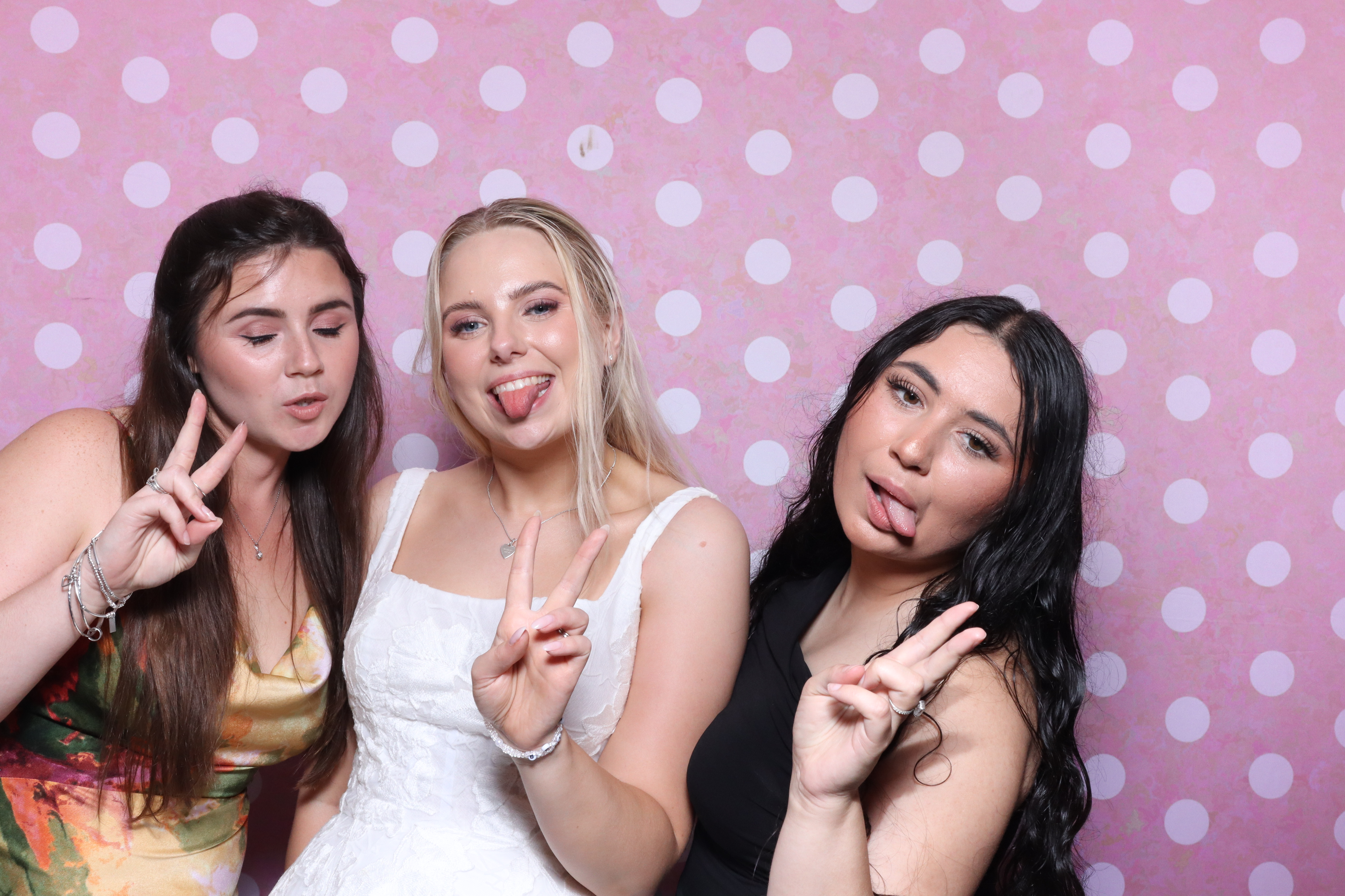 Mr & Mrs Cooper  | View more photos from the event at gallery.magicimages.uk/u/MagicImages/Mr-Mrs-Cooper