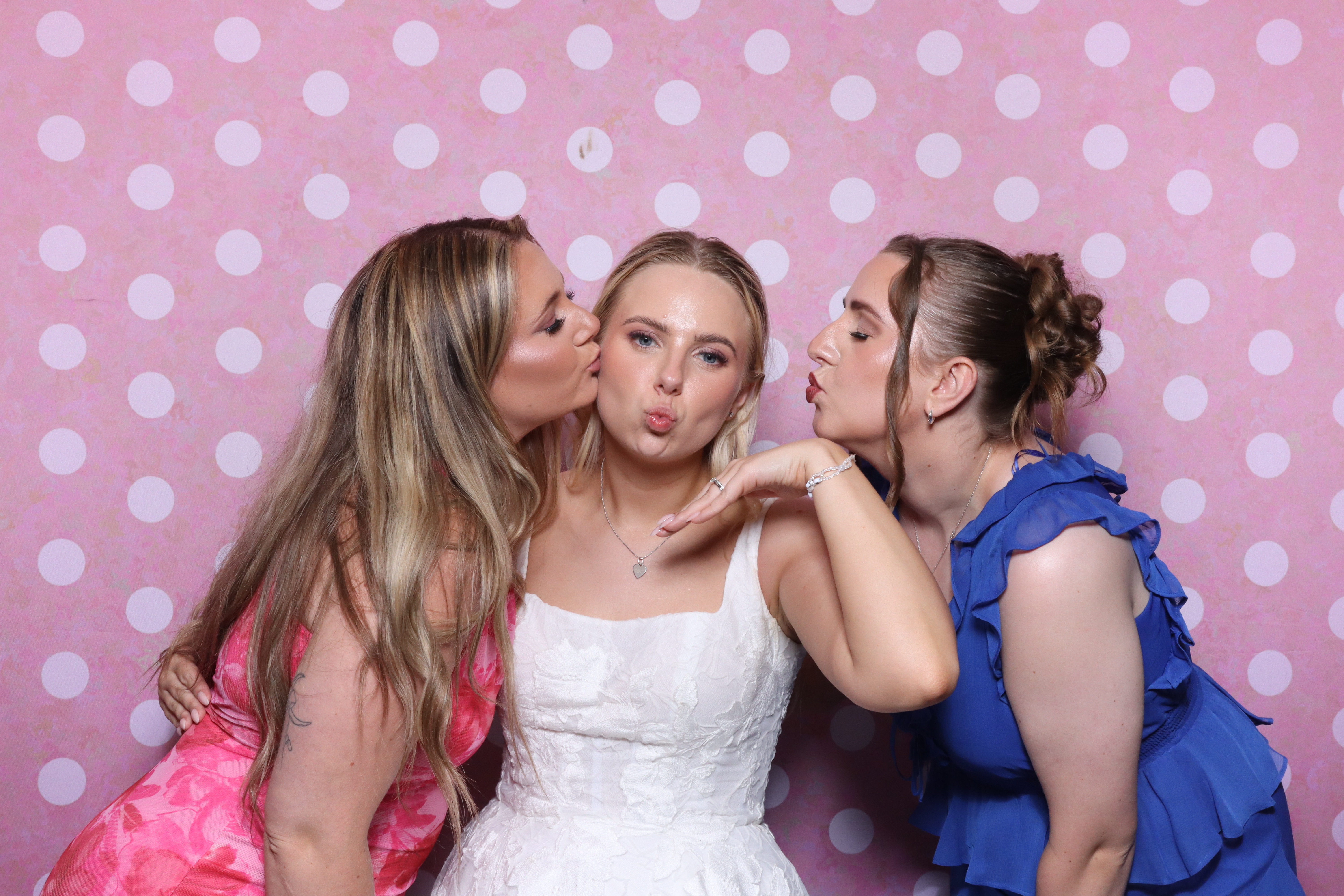 Mr & Mrs Cooper  | View more photos from the event at gallery.magicimages.uk/u/MagicImages/Mr-Mrs-Cooper