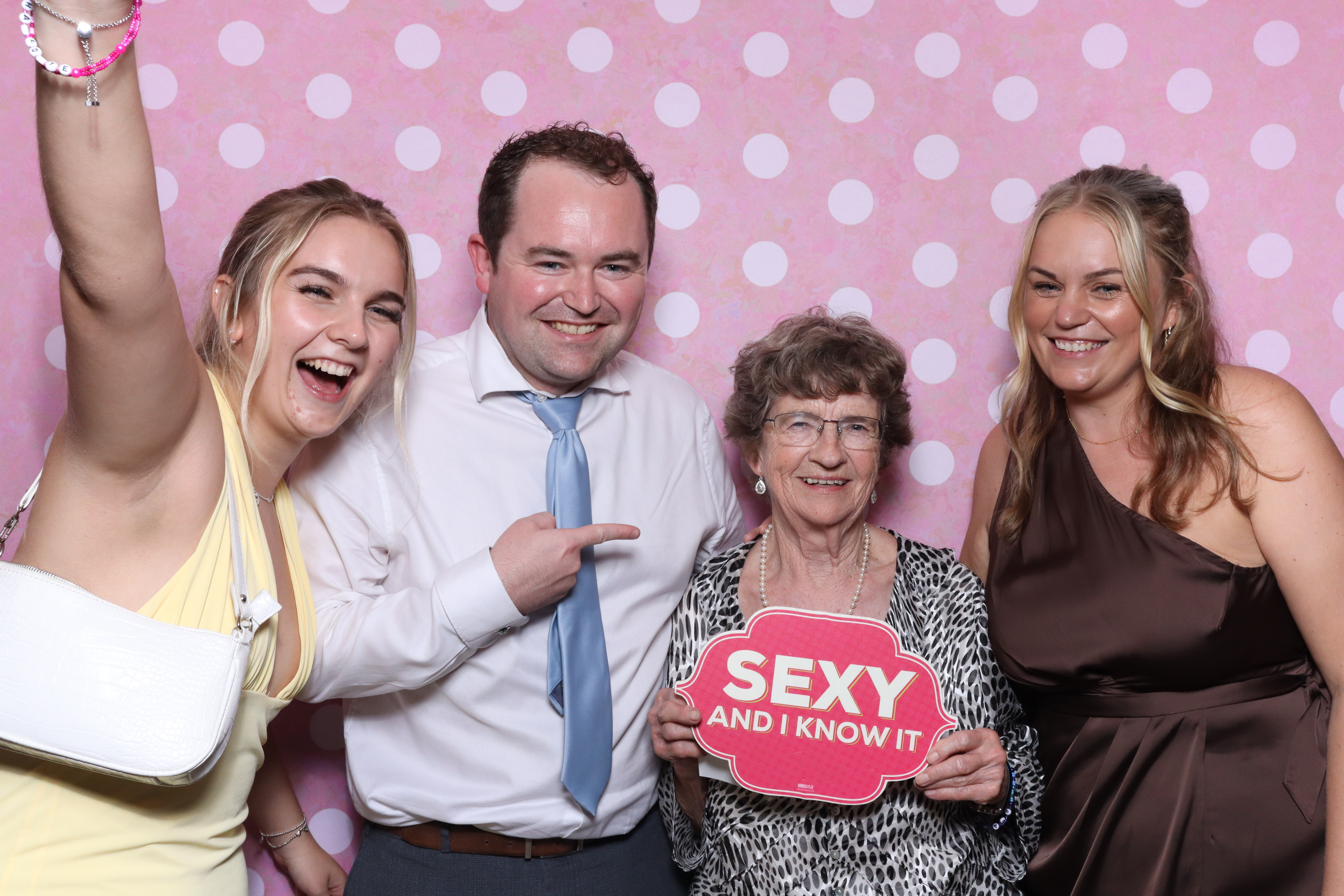 Mr & Mrs Cooper  | View more photos from the event at gallery.magicimages.uk/u/MagicImages/Mr-Mrs-Cooper