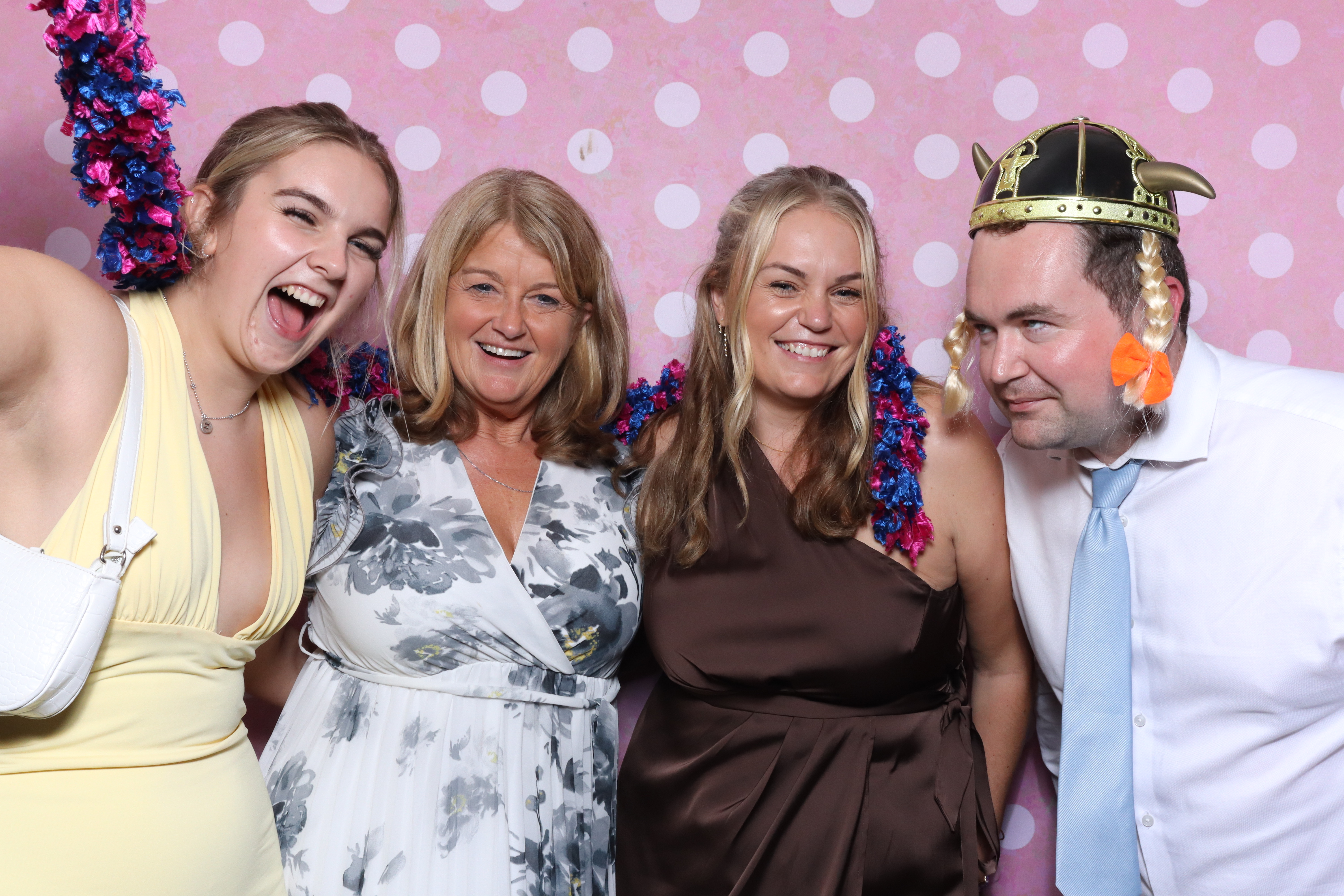 Mr & Mrs Cooper  | View more photos from the event at gallery.magicimages.uk/u/MagicImages/Mr-Mrs-Cooper