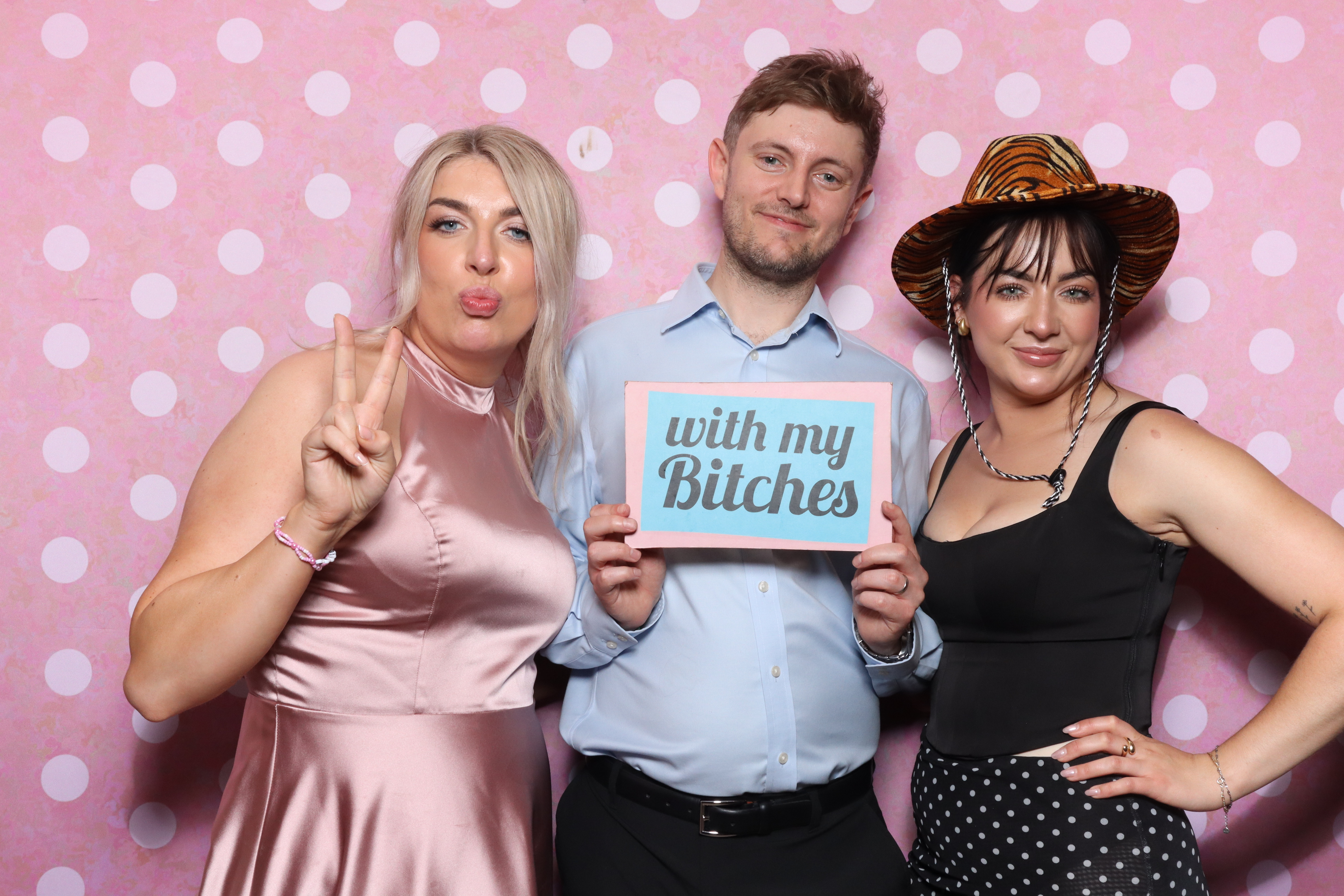 Mr & Mrs Cooper  | View more photos from the event at gallery.magicimages.uk/u/MagicImages/Mr-Mrs-Cooper