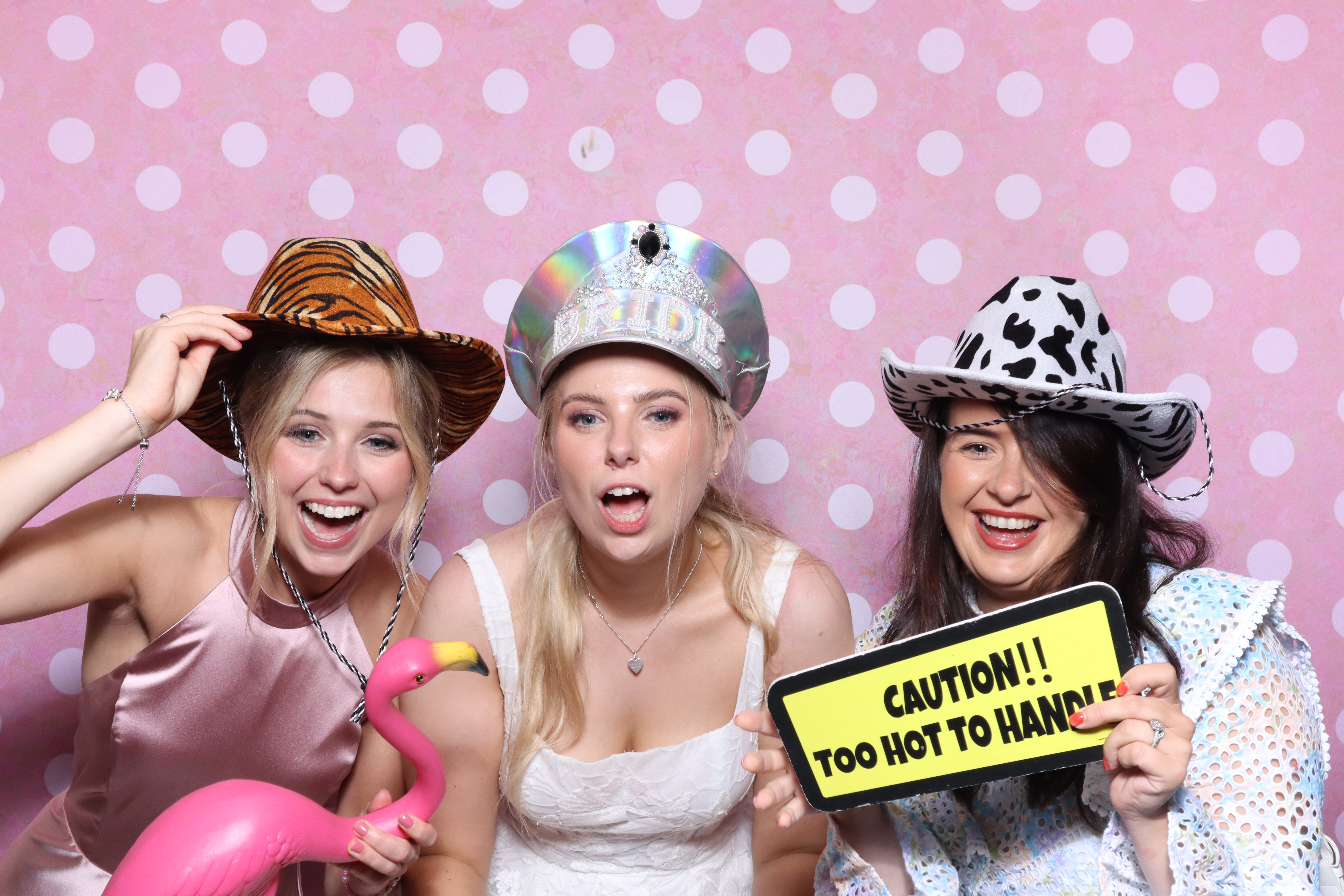 Mr & Mrs Cooper  | View more photos from the event at gallery.magicimages.uk/u/MagicImages/Mr-Mrs-Cooper