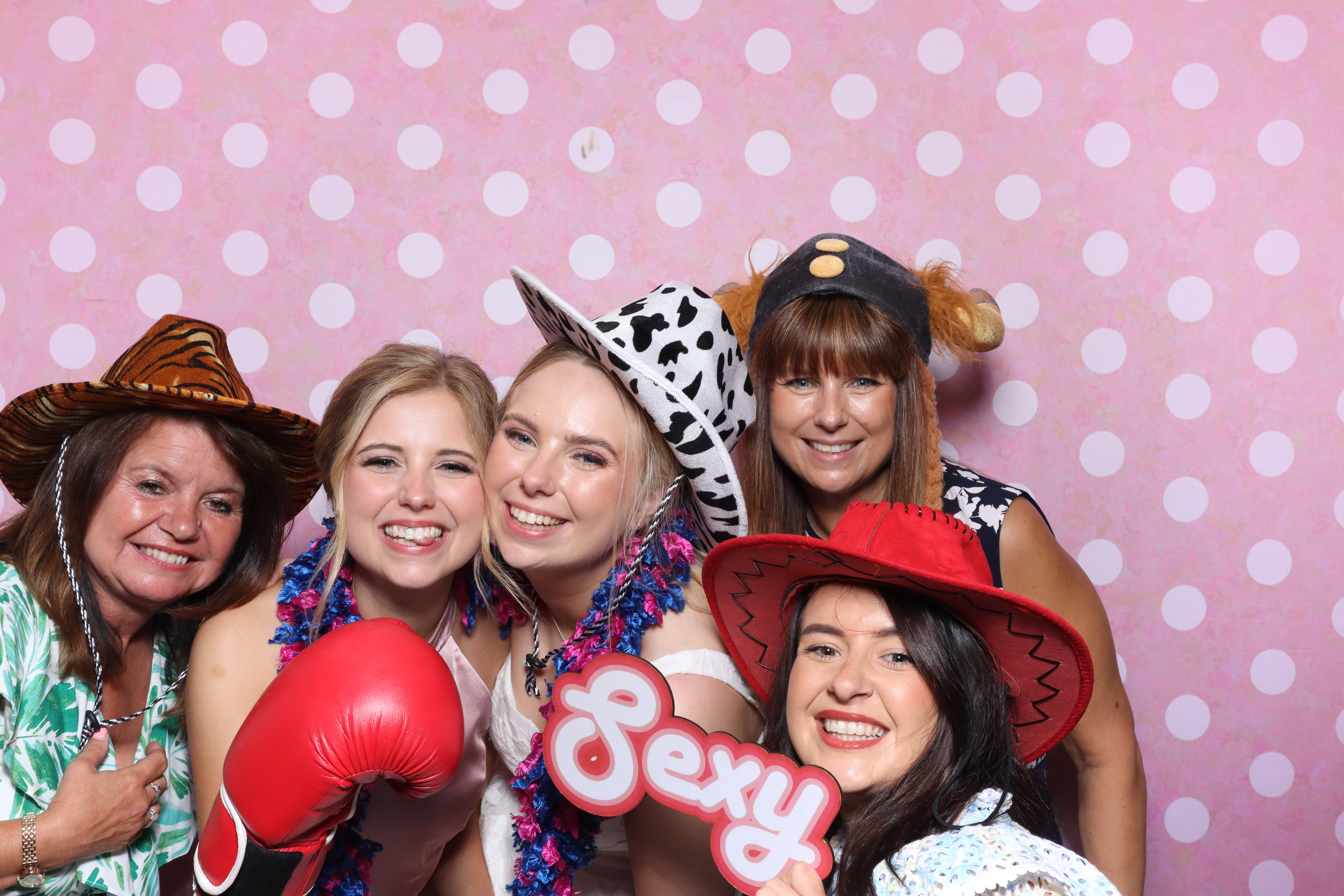 Mr & Mrs Cooper  | View more photos from the event at gallery.magicimages.uk/u/MagicImages/Mr-Mrs-Cooper