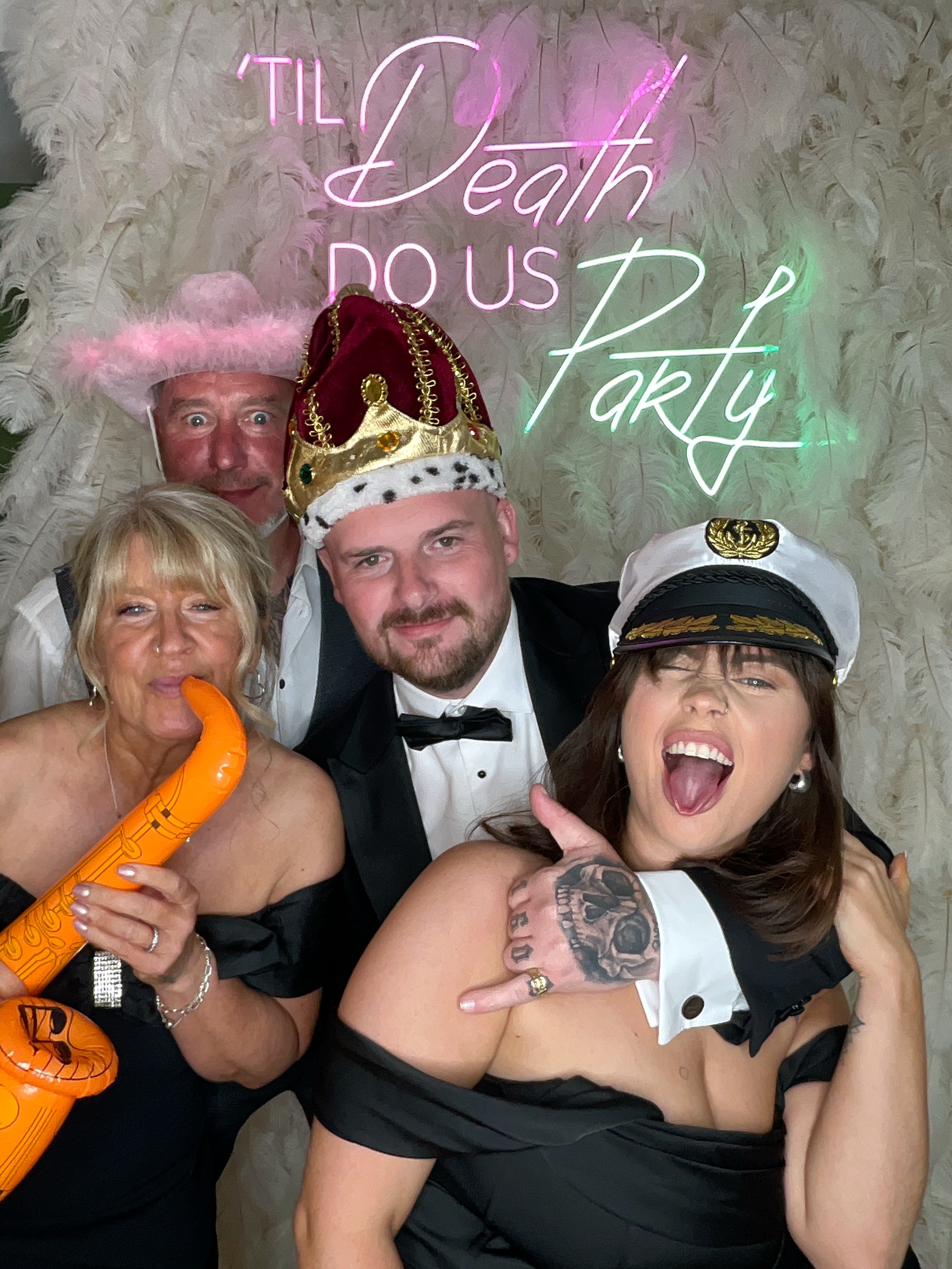 Mr & Mrs Davison  | View more photos from the event at gallery.magicimages.uk/u/MagicImages/Mr-Mrs-Davison-0