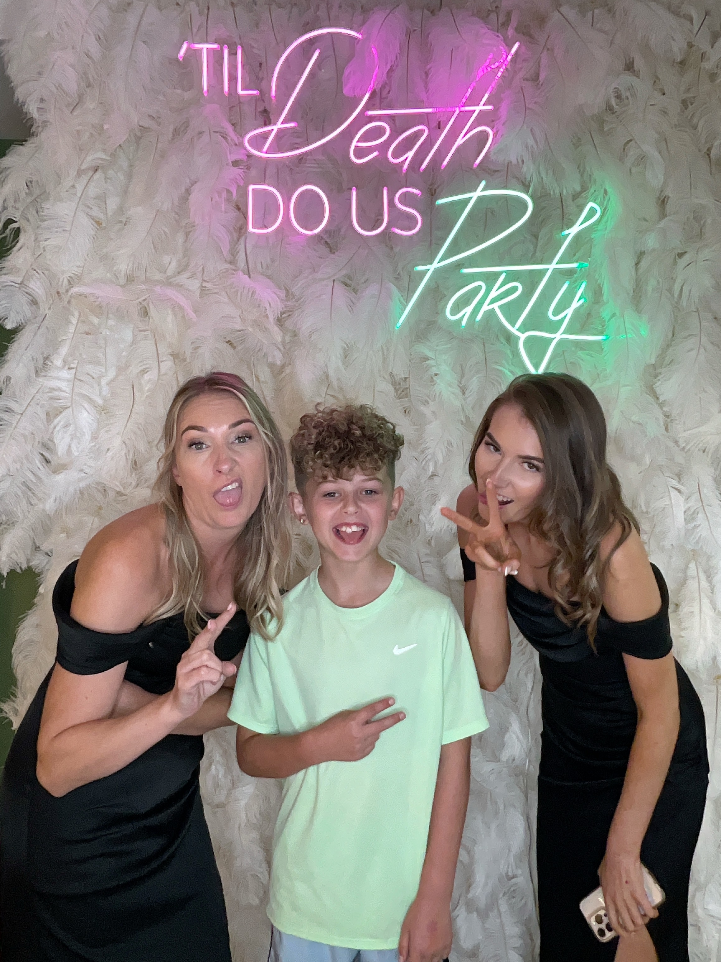 Mr & Mrs Davison  | View more photos from the event at gallery.magicimages.uk/u/MagicImages/Mr-Mrs-Davison-0