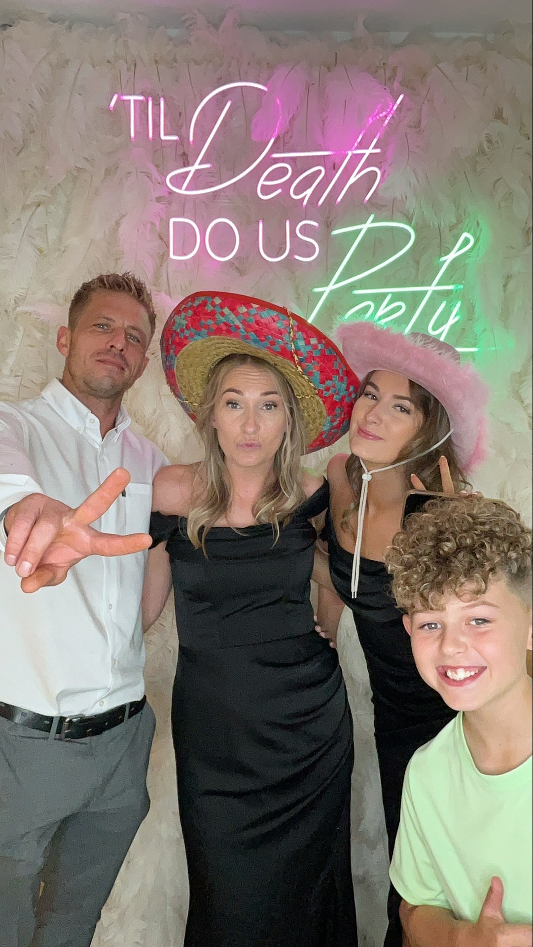 Mr & Mrs Davison  | View more photos from the event at gallery.magicimages.uk/u/MagicImages/Mr-Mrs-Davison-0