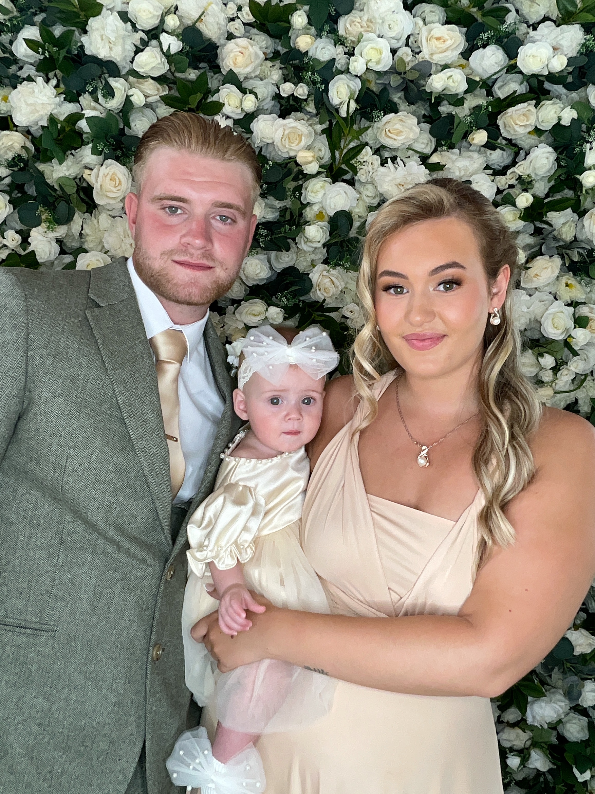 Mr & Mrs Sewell photo booth images  | View more photos from the event at gallery.magicimages.uk/u/MagicImages/Mr-Mrs-Sewell-photo-booth-images