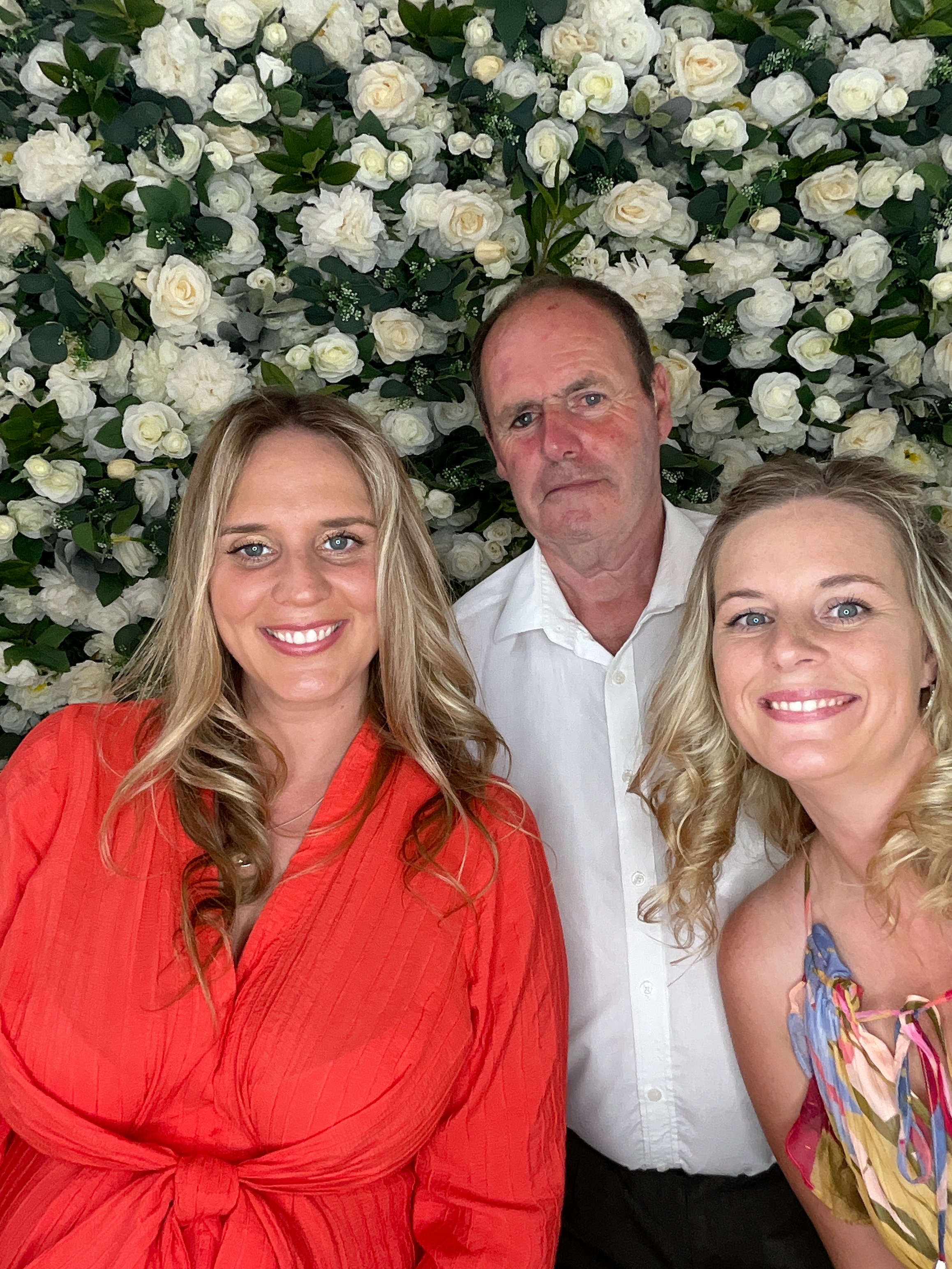 Mr & Mrs Sewell photo booth images  | View more photos from the event at gallery.magicimages.uk/u/MagicImages/Mr-Mrs-Sewell-photo-booth-images