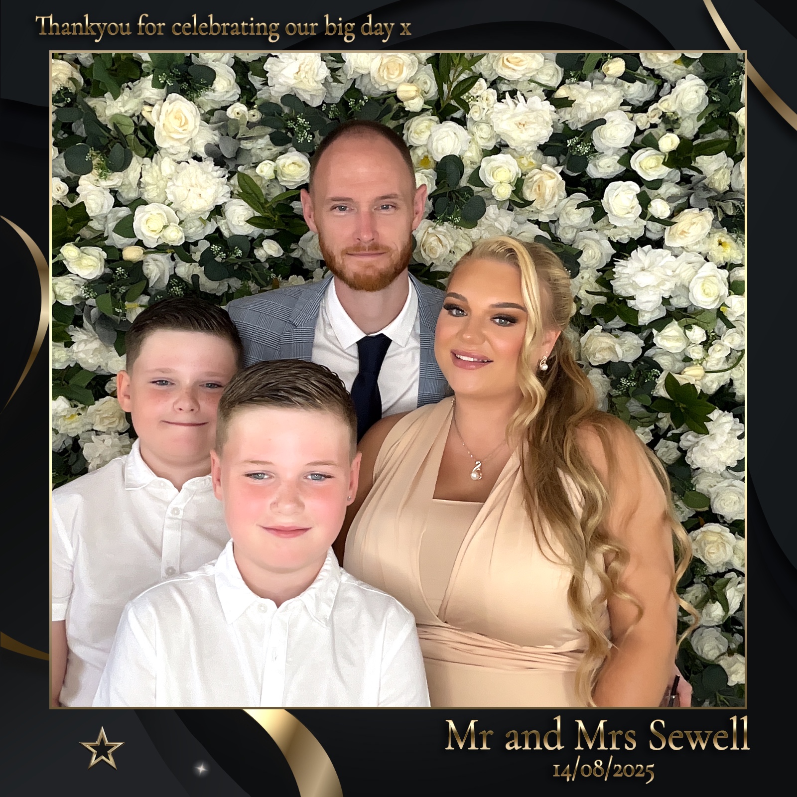 Mr & Mrs Sewell photo booth images  | View more photos from the event at gallery.magicimages.uk/u/MagicImages/Mr-Mrs-Sewell-photo-booth-images