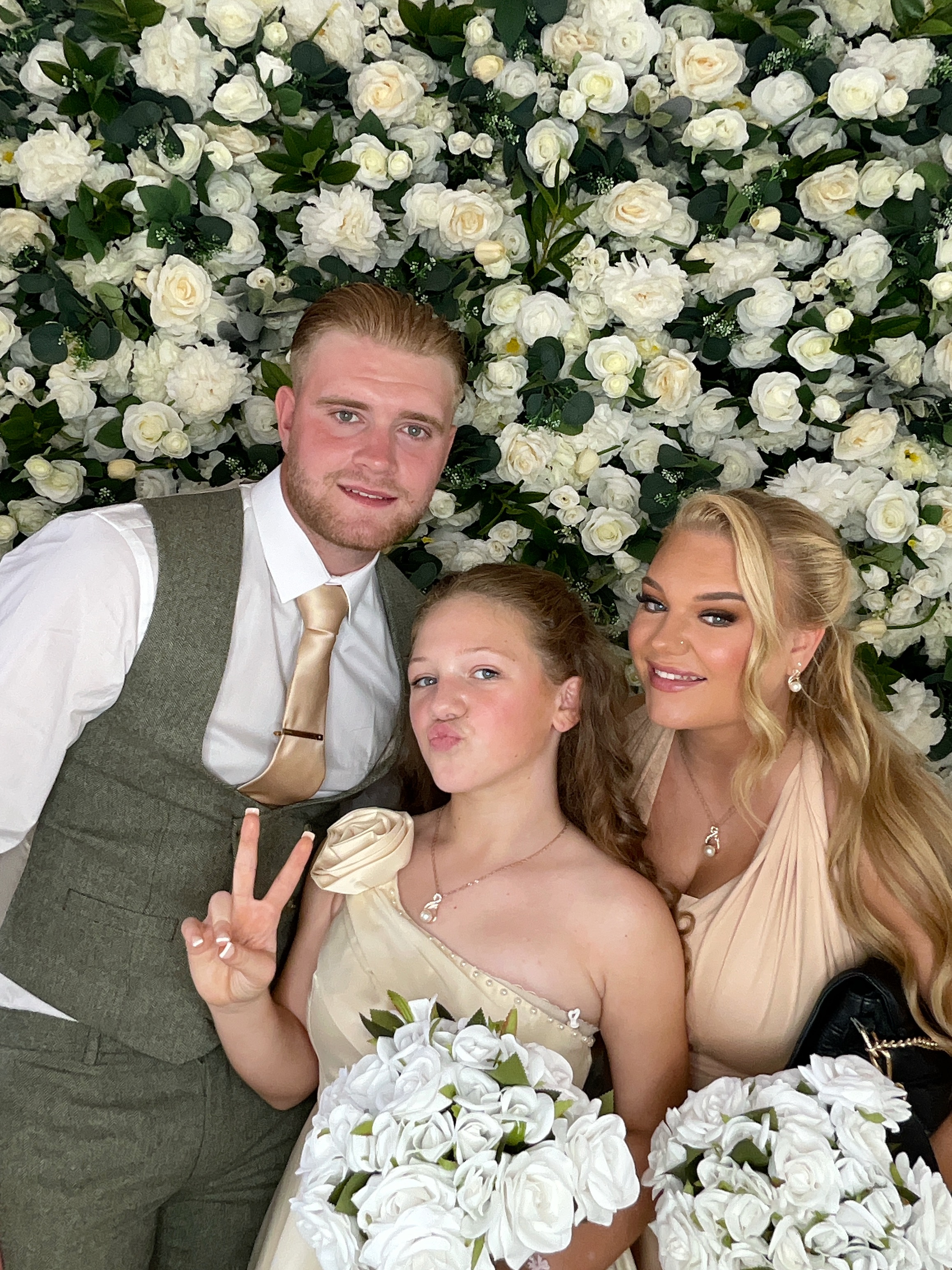 Mr & Mrs Sewell photo booth images  | View more photos from the event at gallery.magicimages.uk/u/MagicImages/Mr-Mrs-Sewell-photo-booth-images