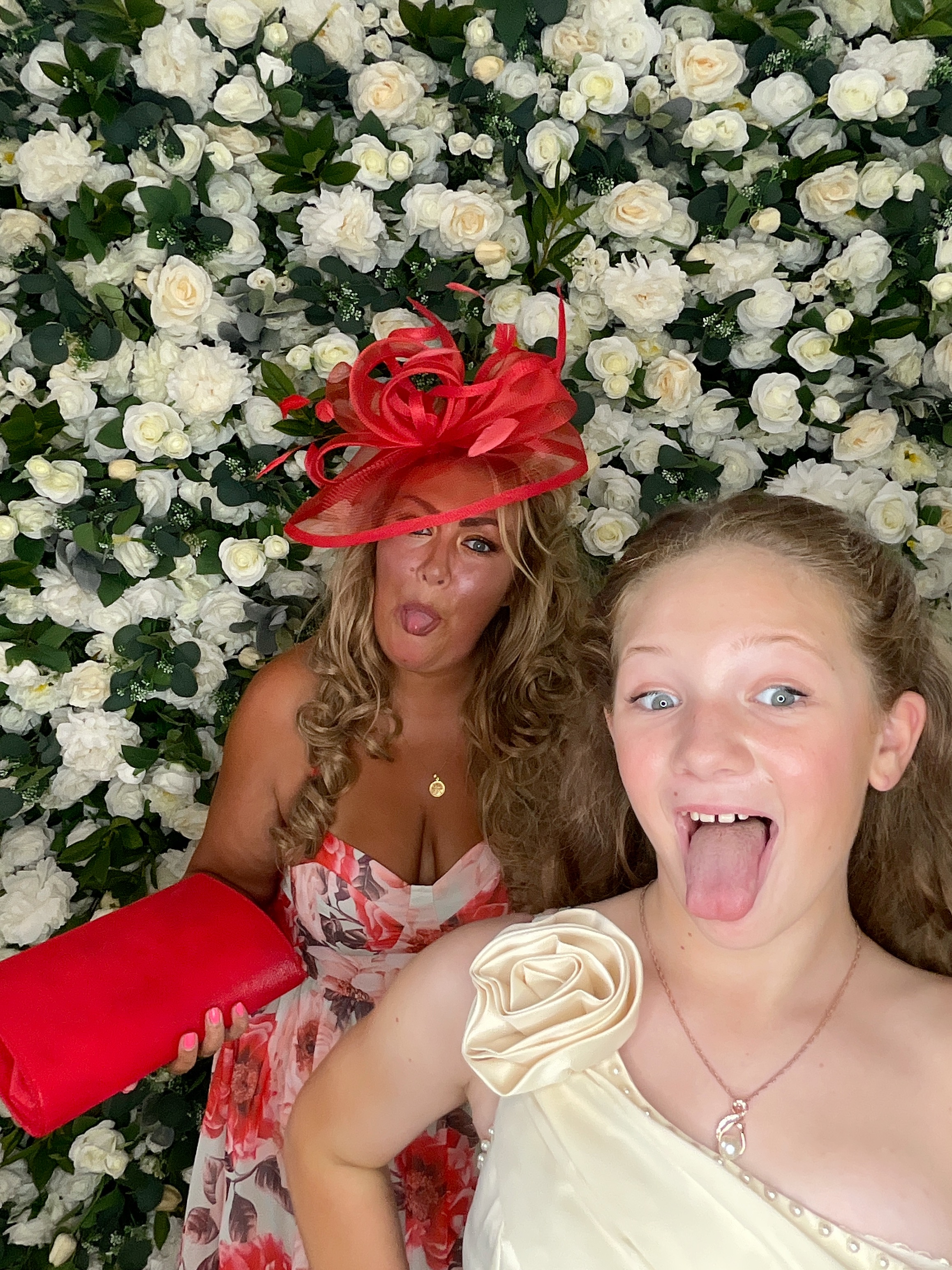 Mr & Mrs Sewell photo booth images  | View more photos from the event at gallery.magicimages.uk/u/MagicImages/Mr-Mrs-Sewell-photo-booth-images