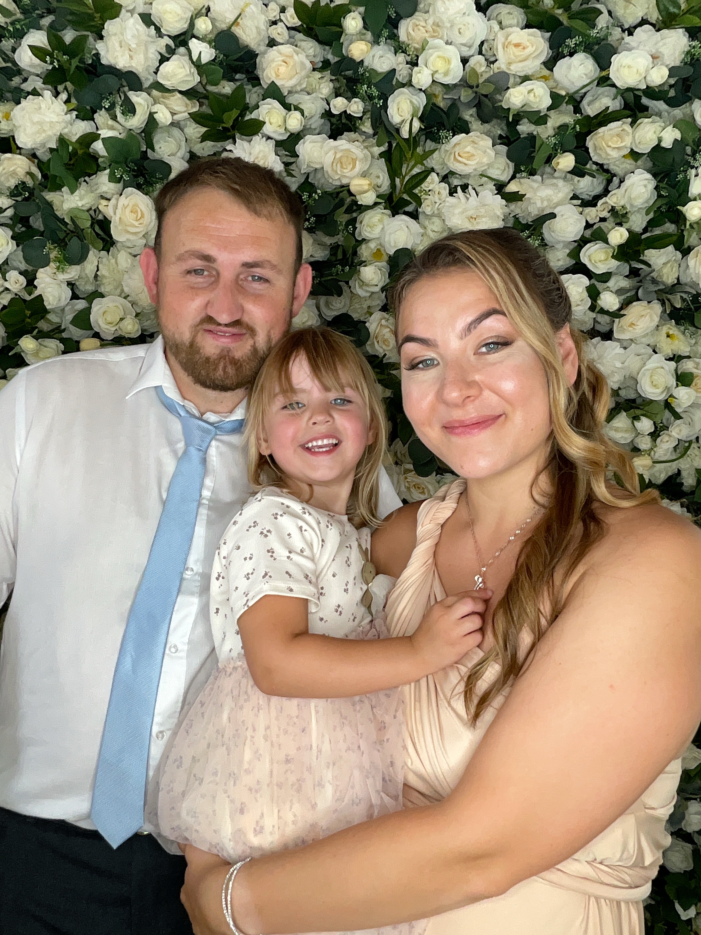 Mr & Mrs Sewell photo booth images  | View more photos from the event at gallery.magicimages.uk/u/MagicImages/Mr-Mrs-Sewell-photo-booth-images