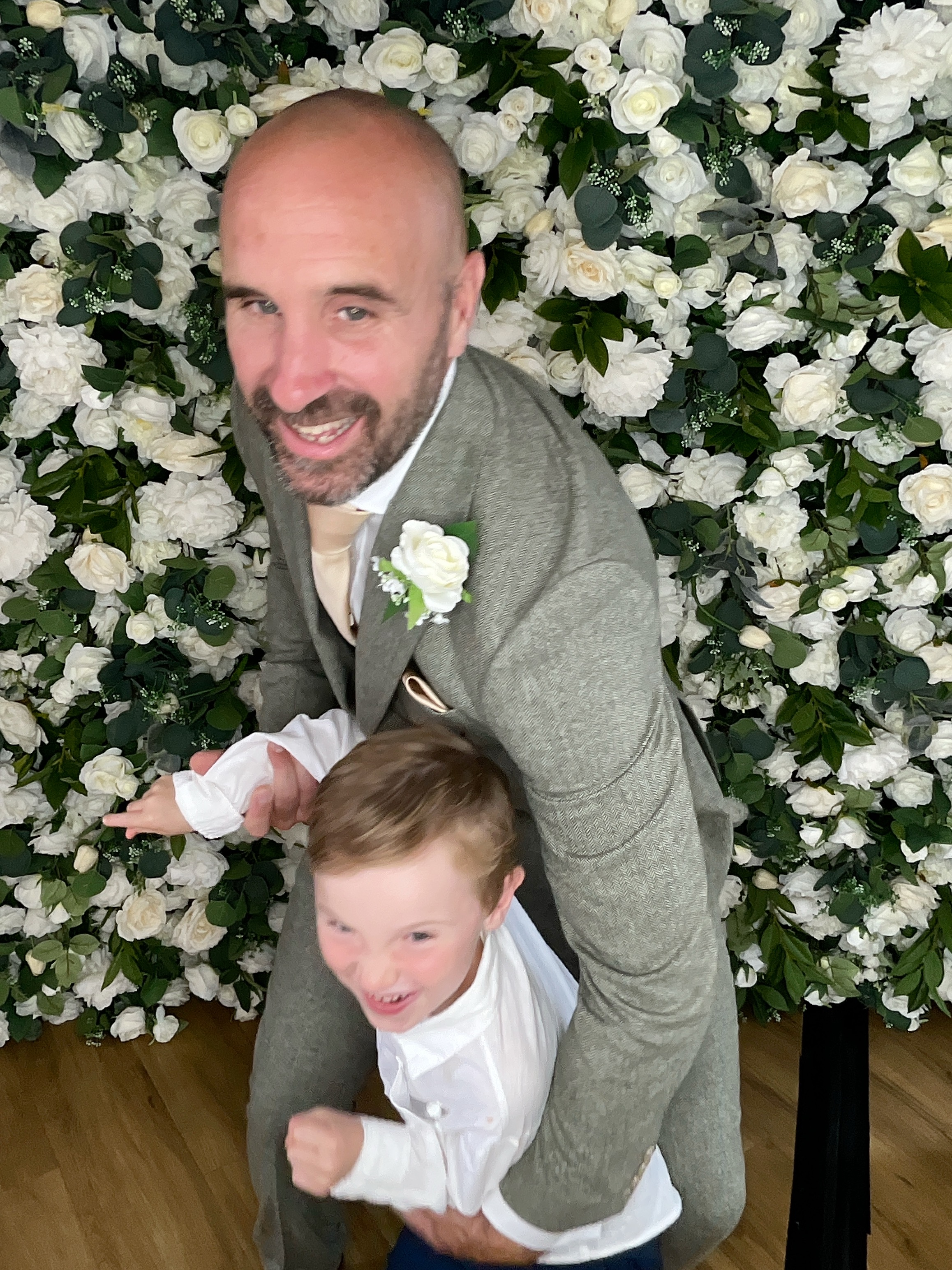 Mr & Mrs Sewell photo booth images  | View more photos from the event at gallery.magicimages.uk/u/MagicImages/Mr-Mrs-Sewell-photo-booth-images