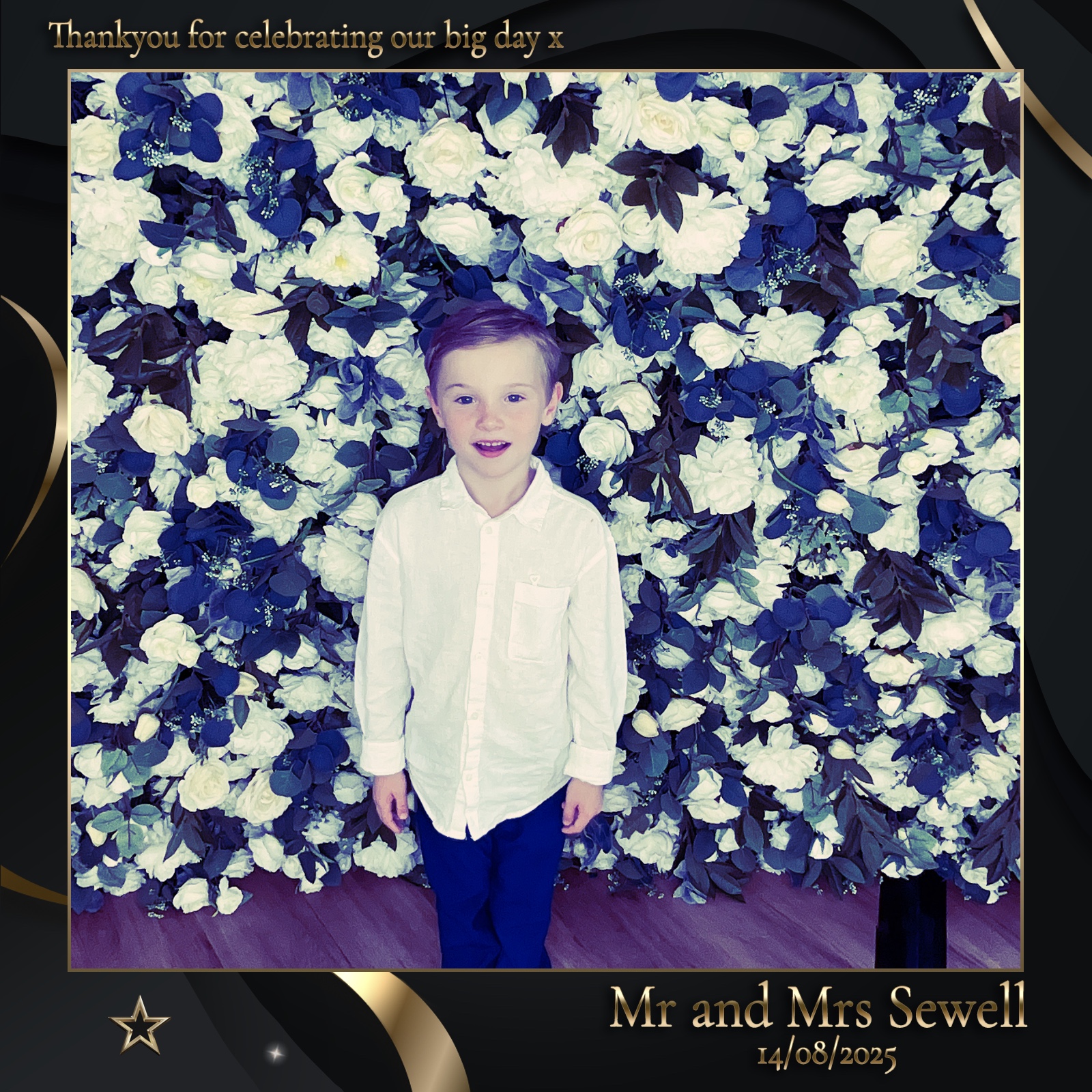 Mr & Mrs Sewell photo booth images  | View more photos from the event at gallery.magicimages.uk/u/MagicImages/Mr-Mrs-Sewell-photo-booth-images