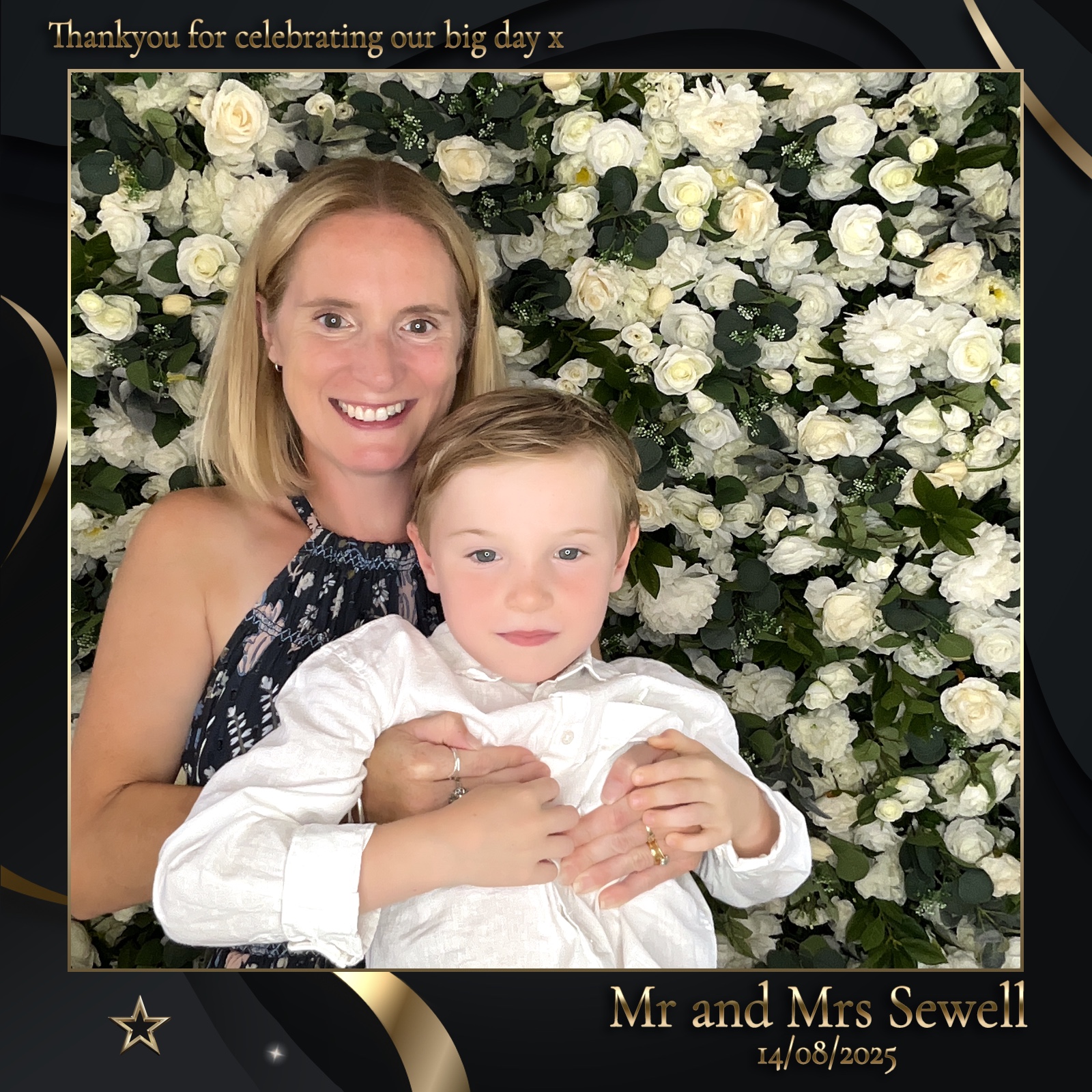 Mr & Mrs Sewell photo booth images  | View more photos from the event at gallery.magicimages.uk/u/MagicImages/Mr-Mrs-Sewell-photo-booth-images