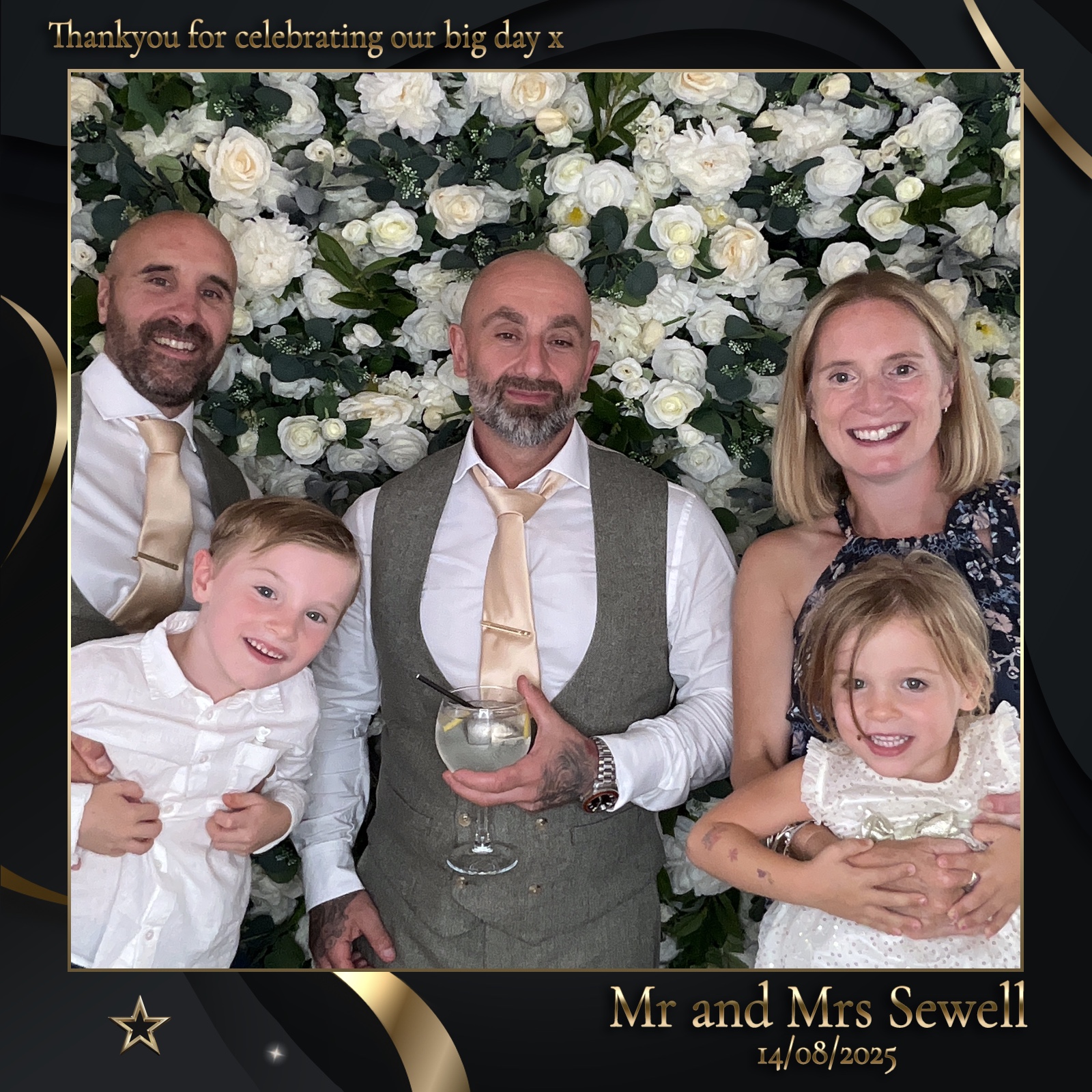 Mr & Mrs Sewell photo booth images  | View more photos from the event at gallery.magicimages.uk/u/MagicImages/Mr-Mrs-Sewell-photo-booth-images