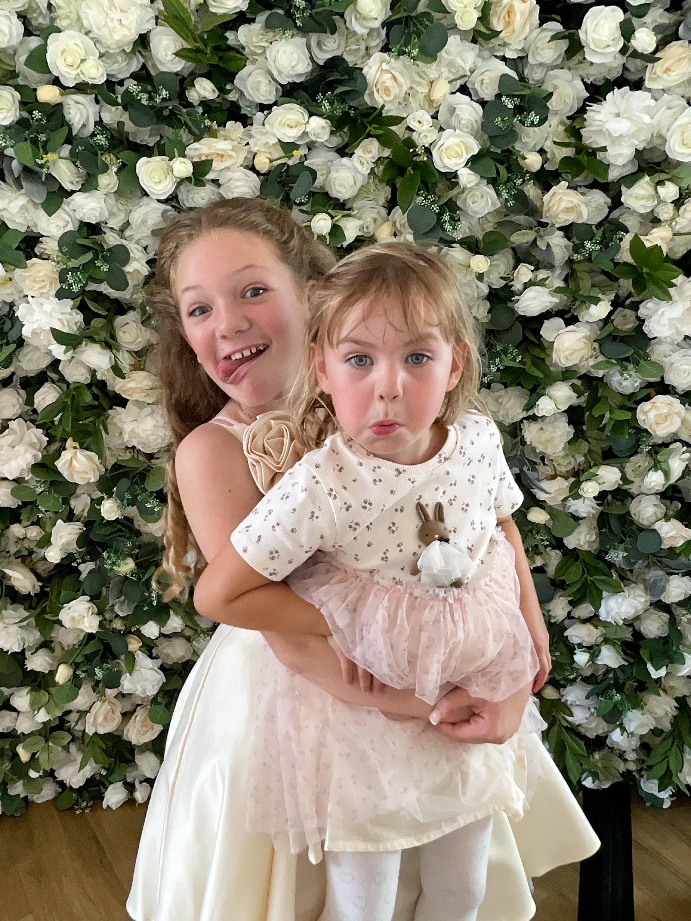 Mr & Mrs Sewell photo booth images  | View more photos from the event at gallery.magicimages.uk/u/MagicImages/Mr-Mrs-Sewell-photo-booth-images