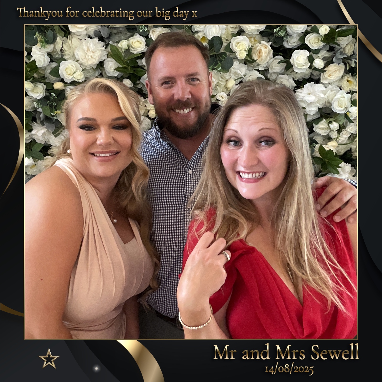 Mr & Mrs Sewell photo booth images  | View more photos from the event at gallery.magicimages.uk/u/MagicImages/Mr-Mrs-Sewell-photo-booth-images