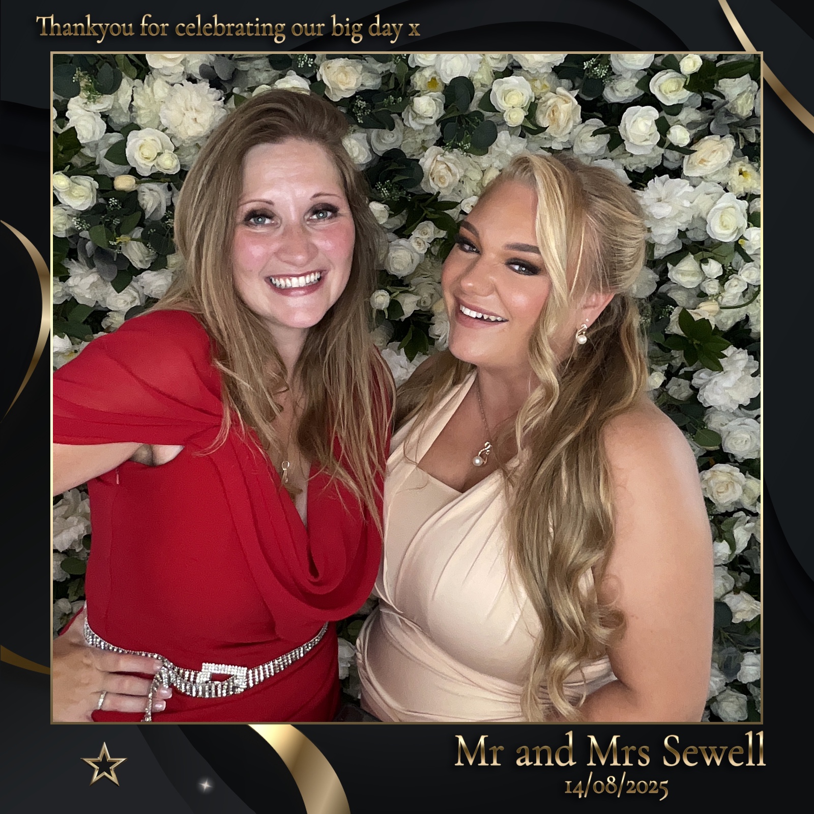 Mr & Mrs Sewell photo booth images  | View more photos from the event at gallery.magicimages.uk/u/MagicImages/Mr-Mrs-Sewell-photo-booth-images