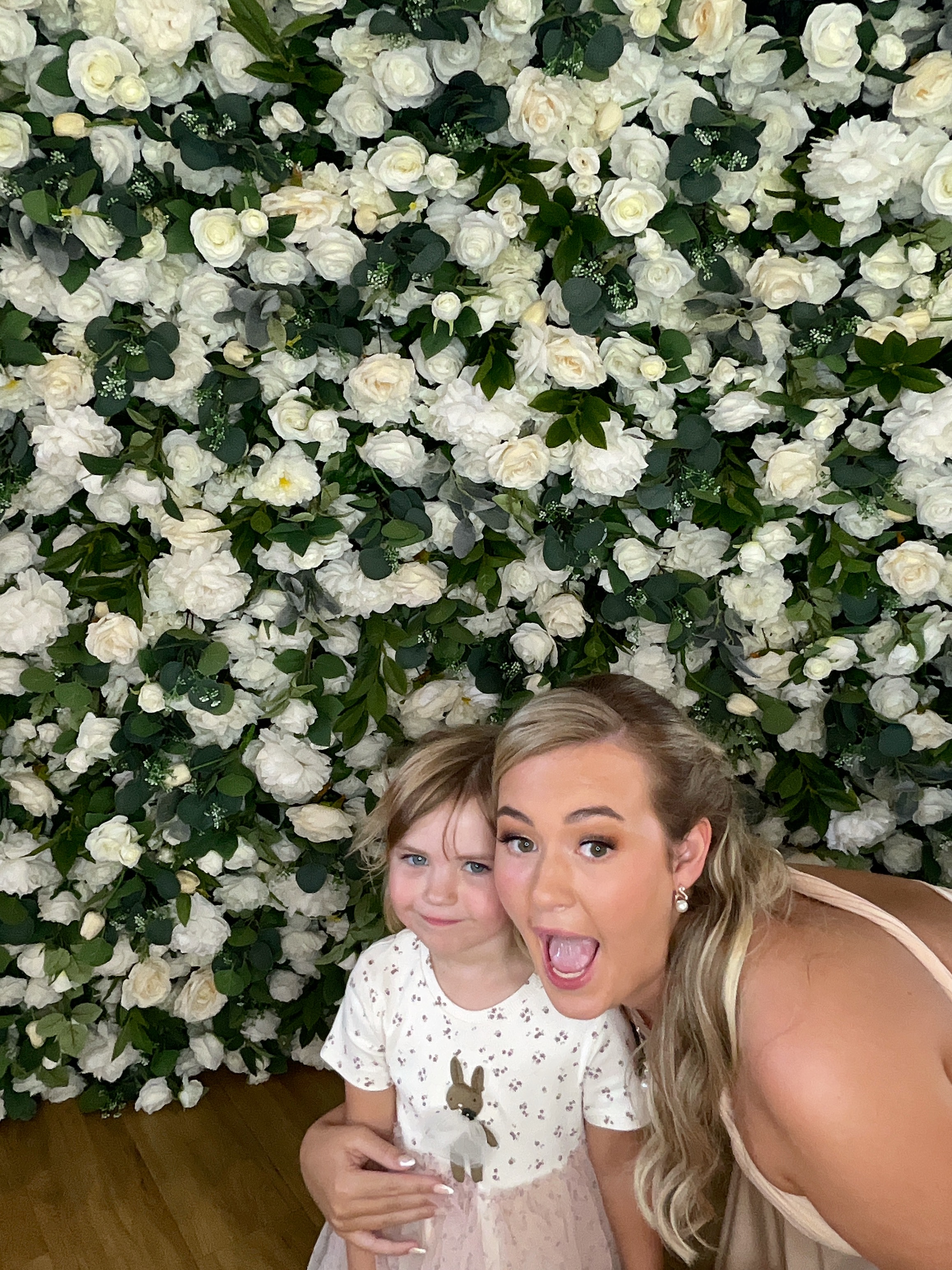 Mr & Mrs Sewell photo booth images  | View more photos from the event at gallery.magicimages.uk/u/MagicImages/Mr-Mrs-Sewell-photo-booth-images