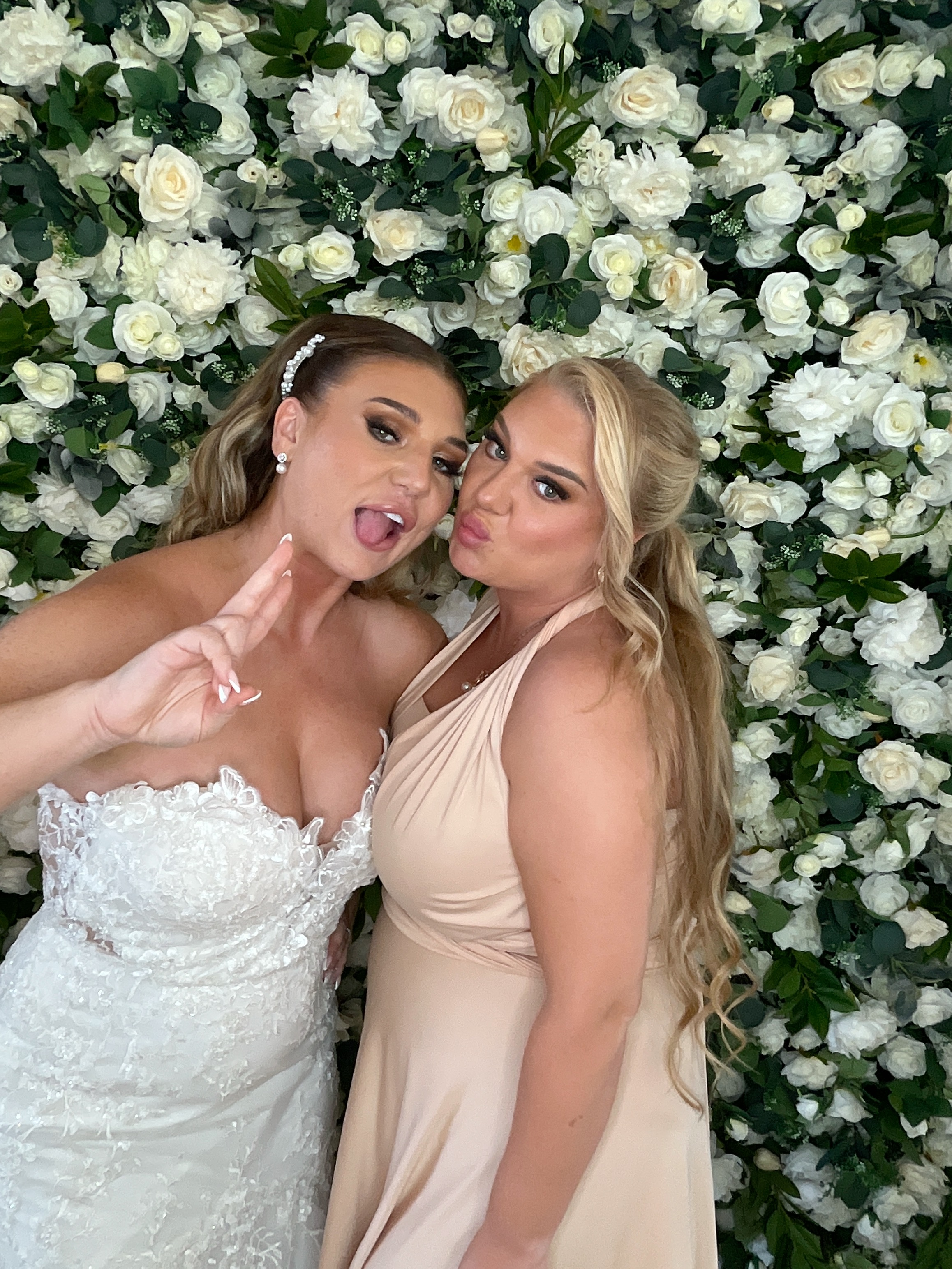 Mr & Mrs Sewell photo booth images  | View more photos from the event at gallery.magicimages.uk/u/MagicImages/Mr-Mrs-Sewell-photo-booth-images