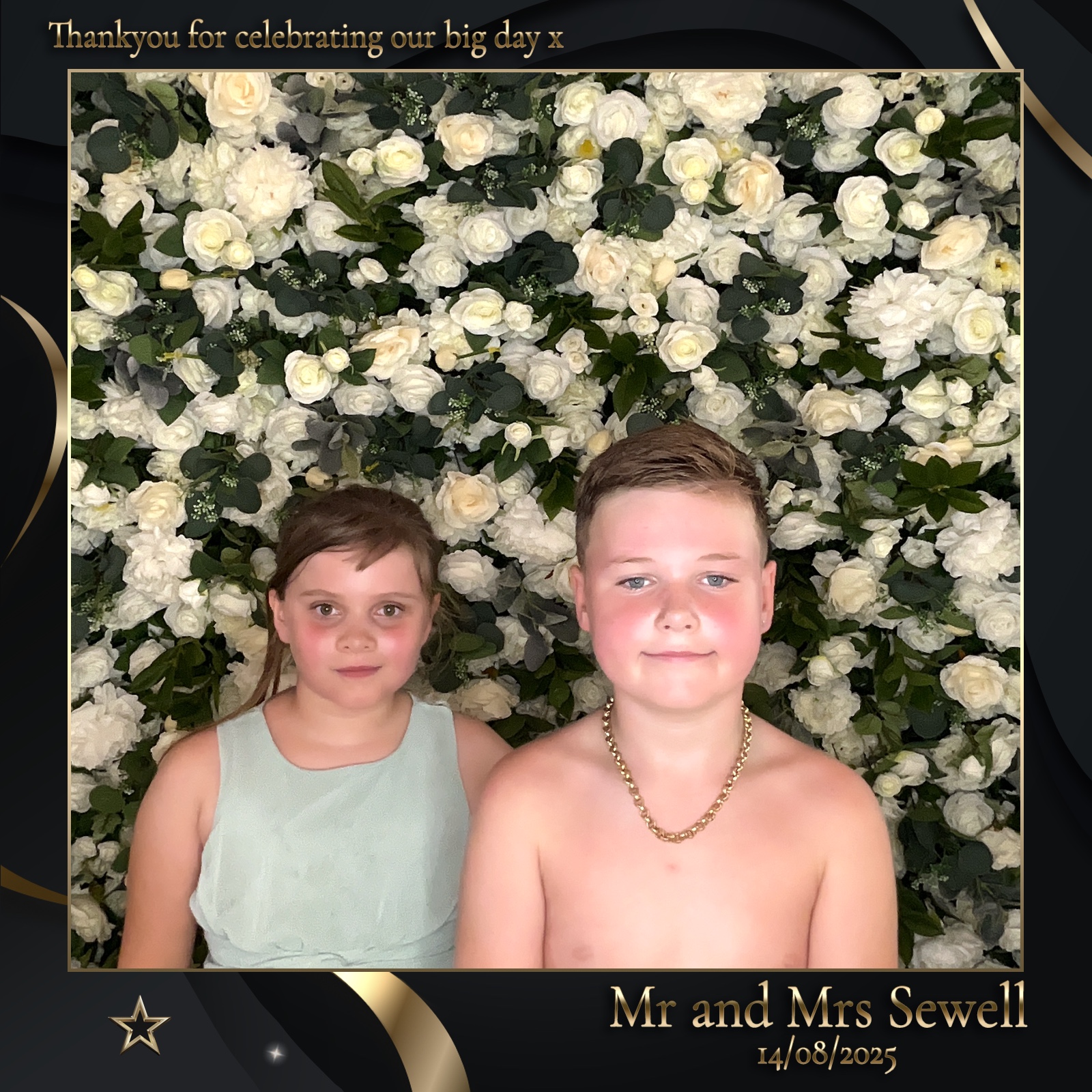 Mr & Mrs Sewell photo booth images  | View more photos from the event at gallery.magicimages.uk/u/MagicImages/Mr-Mrs-Sewell-photo-booth-images