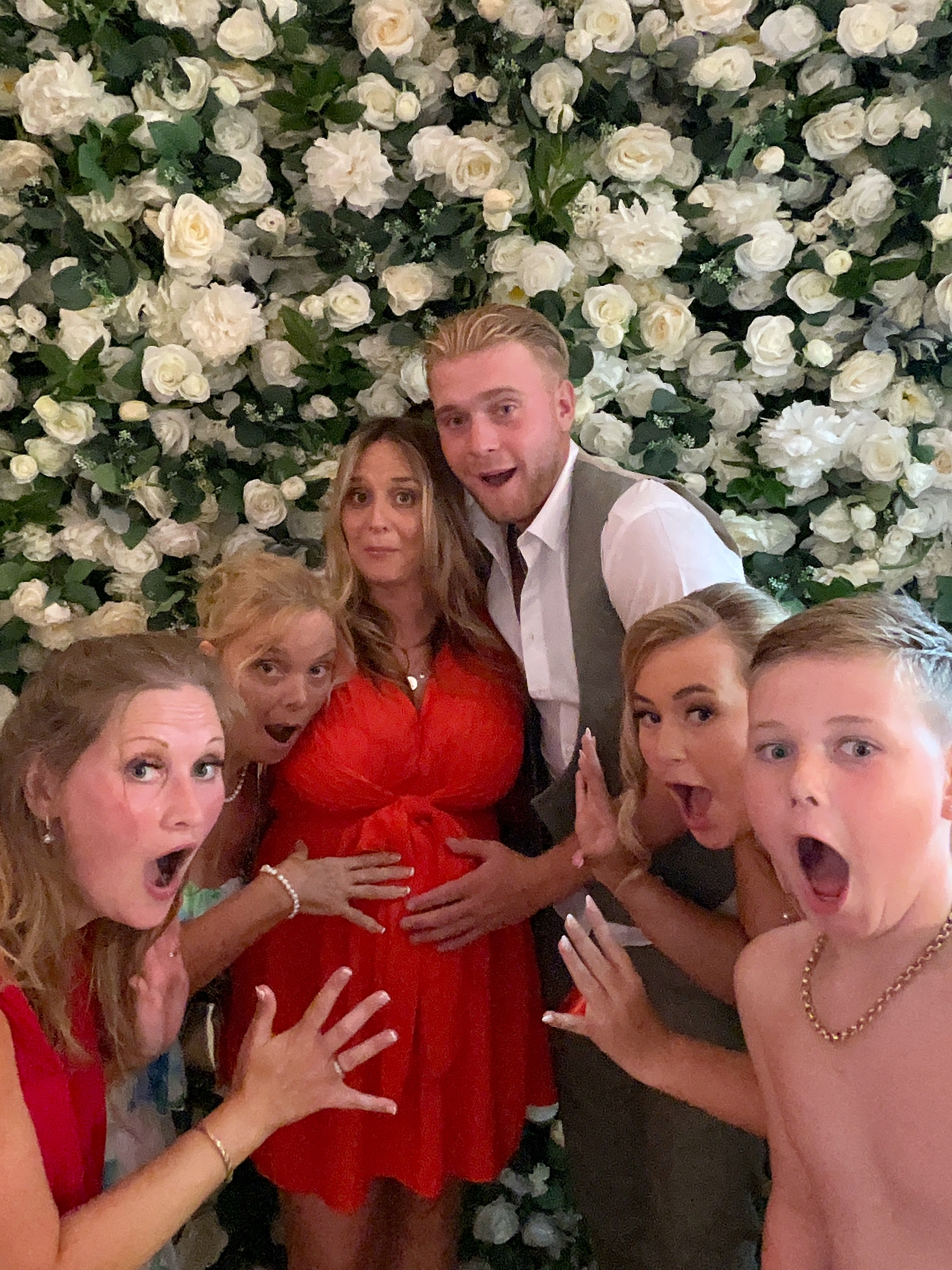 Mr & Mrs Sewell photo booth images  | View more photos from the event at gallery.magicimages.uk/u/MagicImages/Mr-Mrs-Sewell-photo-booth-images