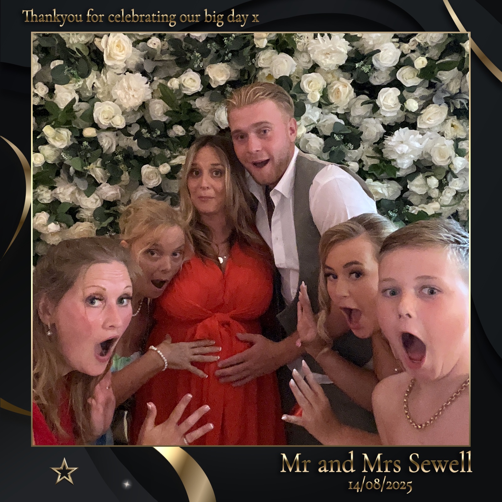 Mr & Mrs Sewell photo booth images  | View more photos from the event at gallery.magicimages.uk/u/MagicImages/Mr-Mrs-Sewell-photo-booth-images