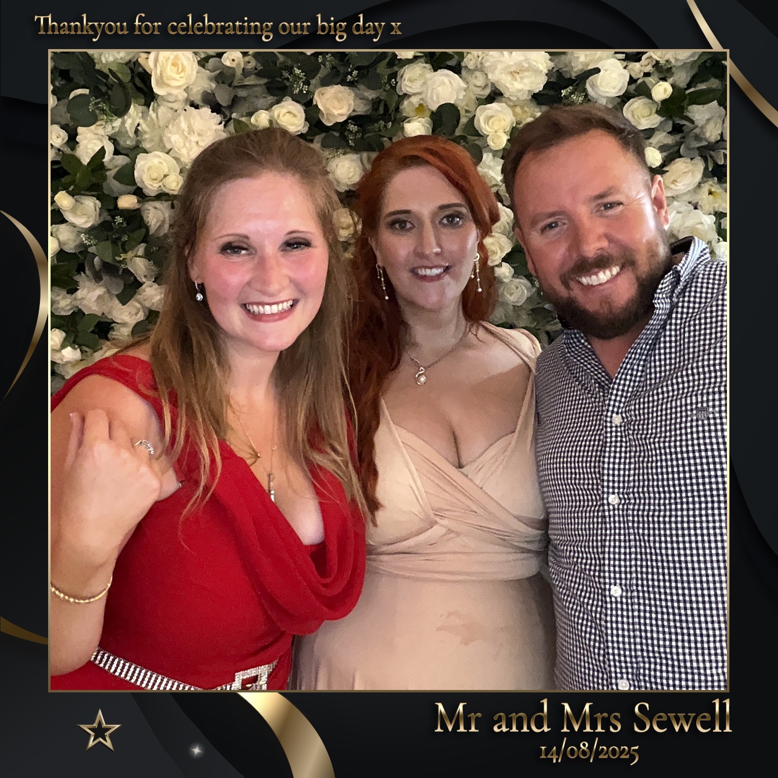 Mr & Mrs Sewell photo booth images  | View more photos from the event at gallery.magicimages.uk/u/MagicImages/Mr-Mrs-Sewell-photo-booth-images