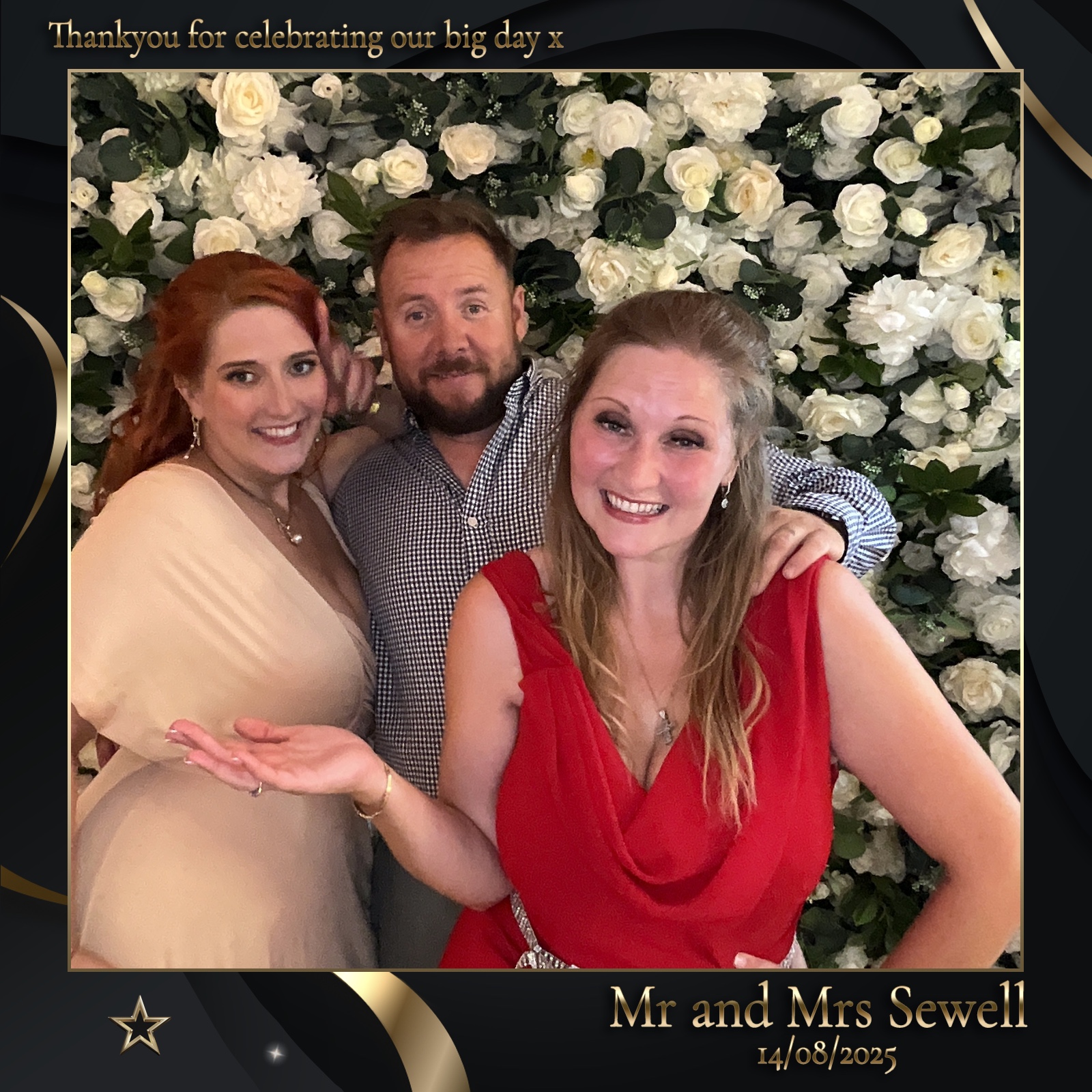 Mr & Mrs Sewell photo booth images  | View more photos from the event at gallery.magicimages.uk/u/MagicImages/Mr-Mrs-Sewell-photo-booth-images