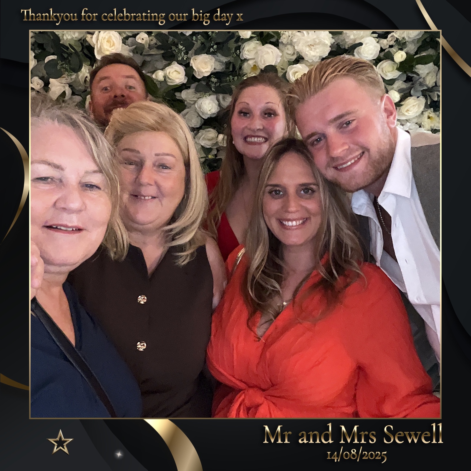 Mr & Mrs Sewell photo booth images  | View more photos from the event at gallery.magicimages.uk/u/MagicImages/Mr-Mrs-Sewell-photo-booth-images