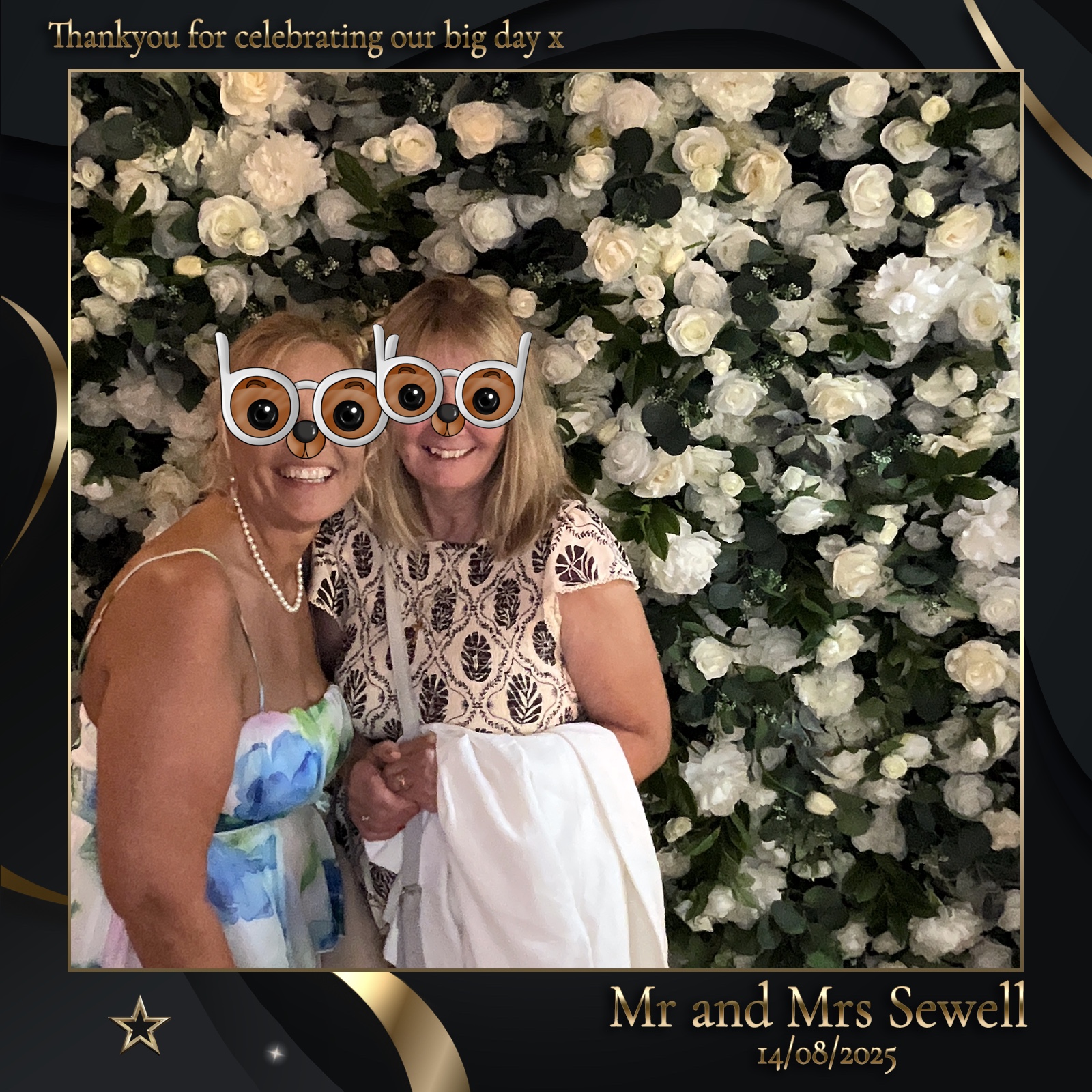 Mr & Mrs Sewell photo booth images  | View more photos from the event at gallery.magicimages.uk/u/MagicImages/Mr-Mrs-Sewell-photo-booth-images